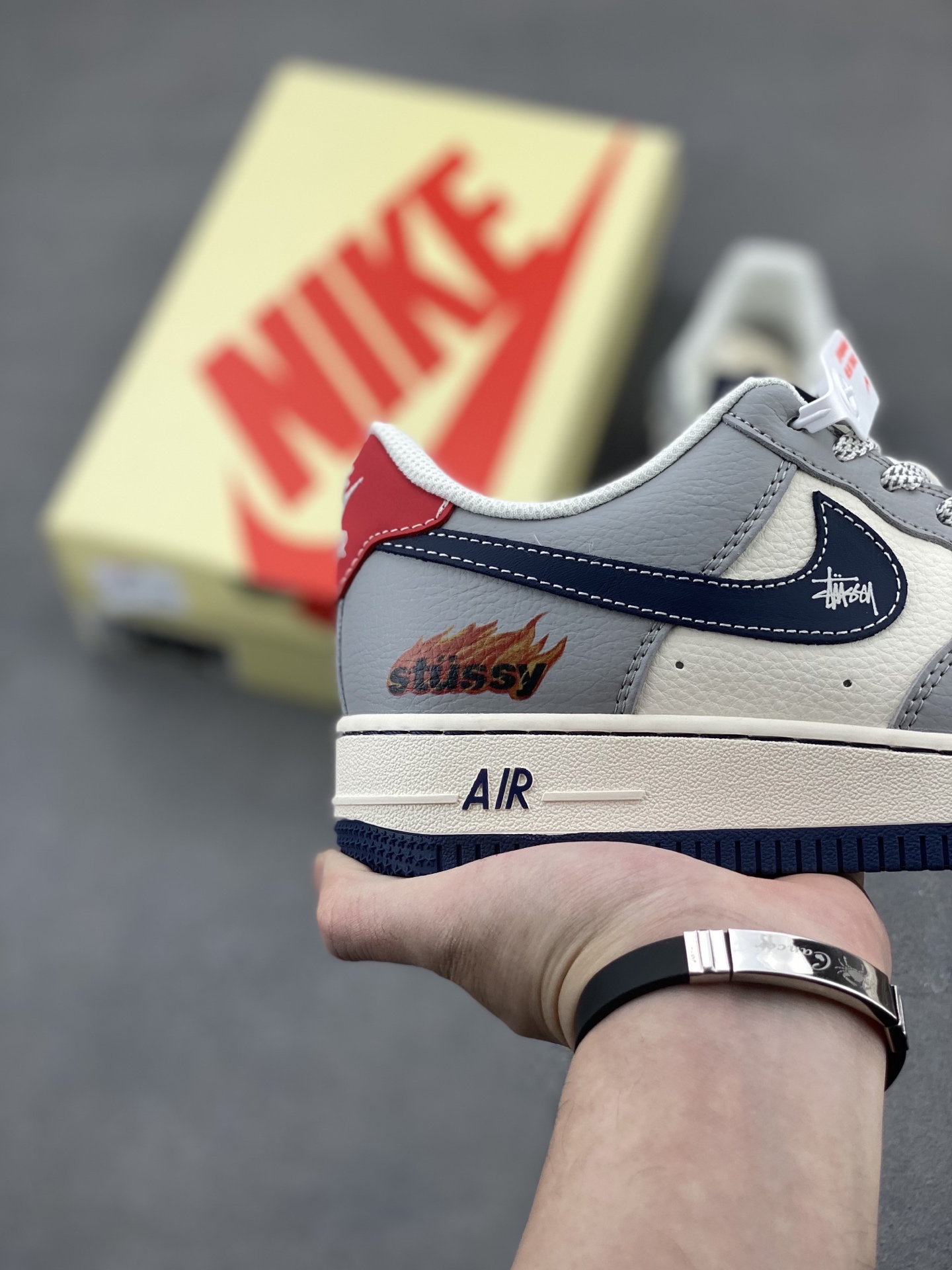 Nike Air Force 1 '07 Low Stüssy Shoes Limited Edition Sneakers 6 i1744746235476 8905 0 4