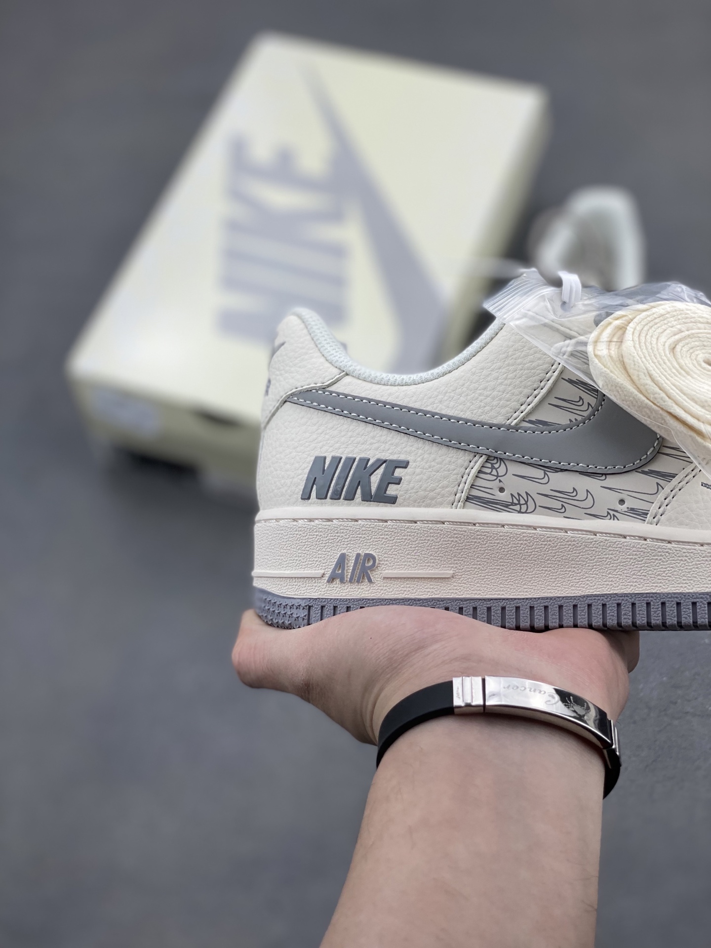 Nike Air Force 1 '07 Low Sneakers - Limited Edition, Comfortable and Stylish 6 i1744824293968 2595 0 4