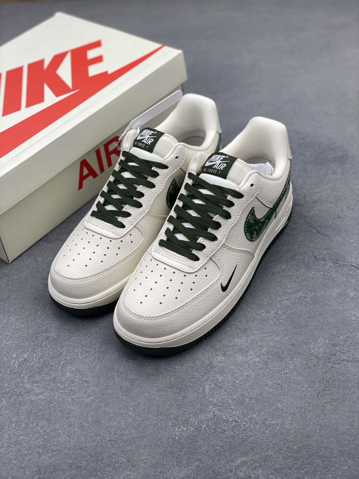 Nike Air Force 1 '07 Low Supreme Sneakers - Limited Edition 9 i1744824912743 566 0 7