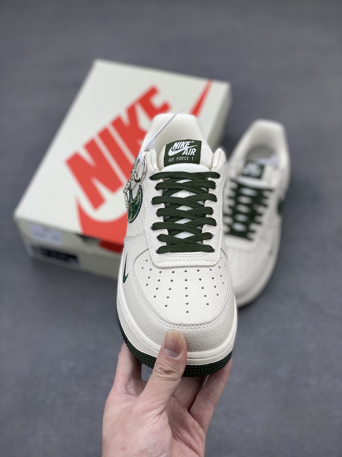 Nike Air Force 1 '07 Low Supreme Sneakers - Limited Edition 3 i1744824913178 6371 0 1