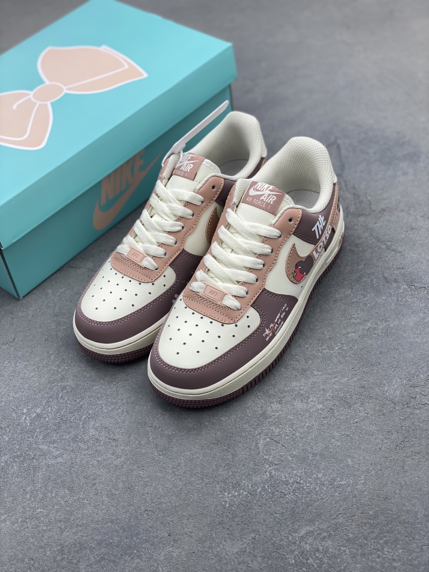 Nike Air Force 1 '07 Low 'Lotso' Custom Casual Sneakers 9 i1744825198189 9614 0 7
