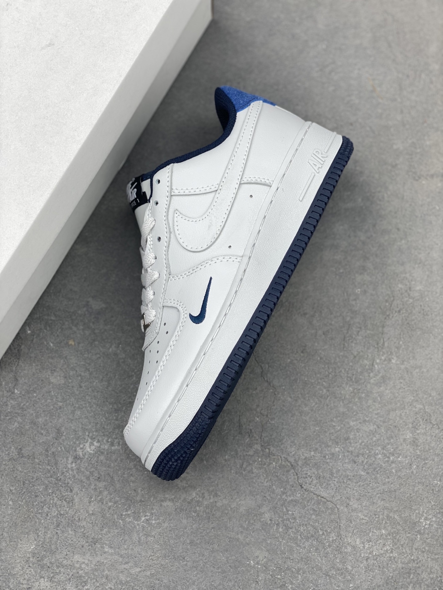 Nike Air Force 1 Low White Midnight Navy Men's Sneakers HM9483-001 8 i1744825391442 5956 0 6