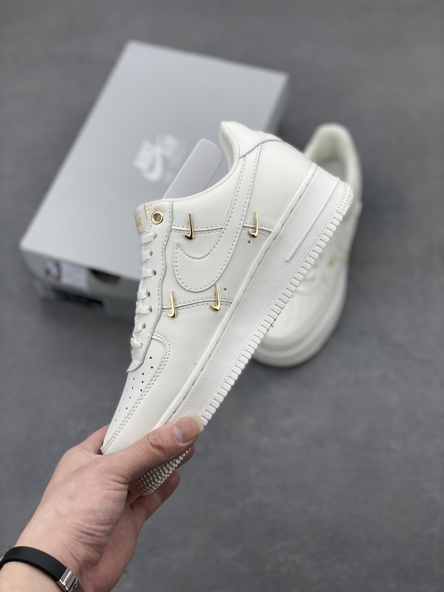 Nike Air Force 1 Low FV3654-111 - Platform-Exclusive, Supreme Comfort 4 i1745003672651 2359 0 2