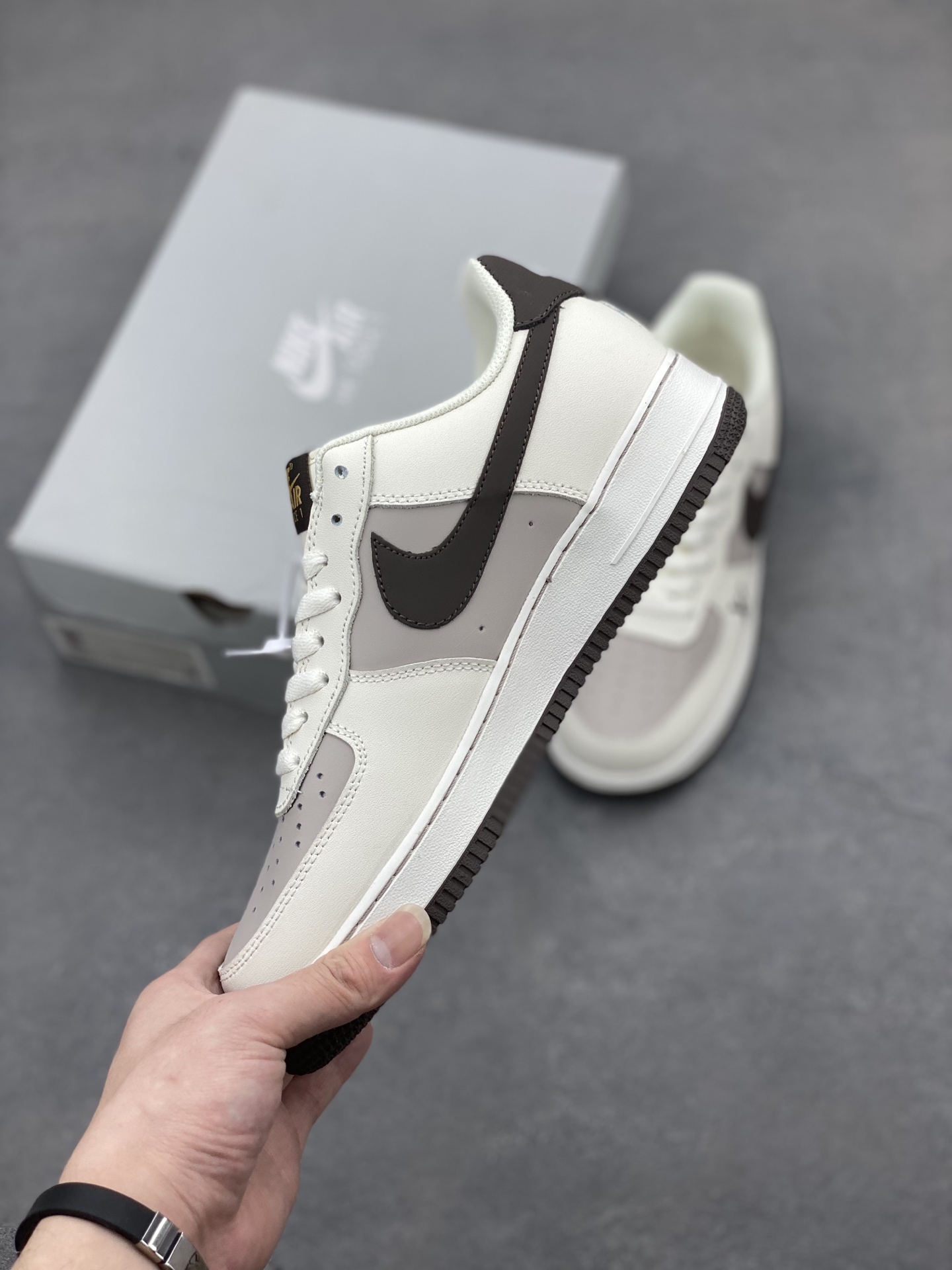 Nike Air Force 1 Low Louis Vuitton Custom Sneakers - Limited Edition 4 i1745089952690 5616 0 2