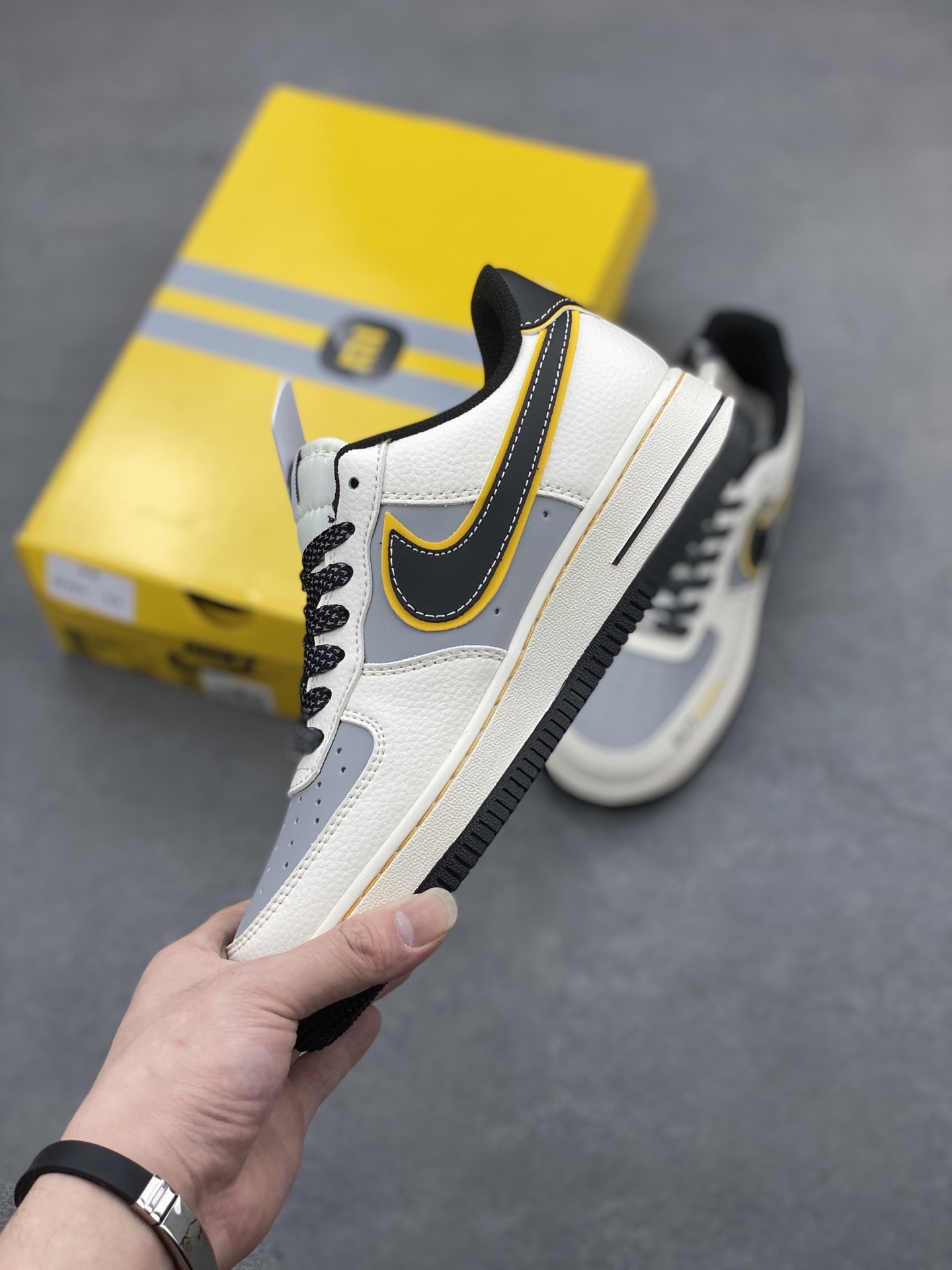Nike Air Force 1 '07 Low Sneakers - Limited Edition, Comfortable and Stylish 4 i1745090243369 3357 0 2