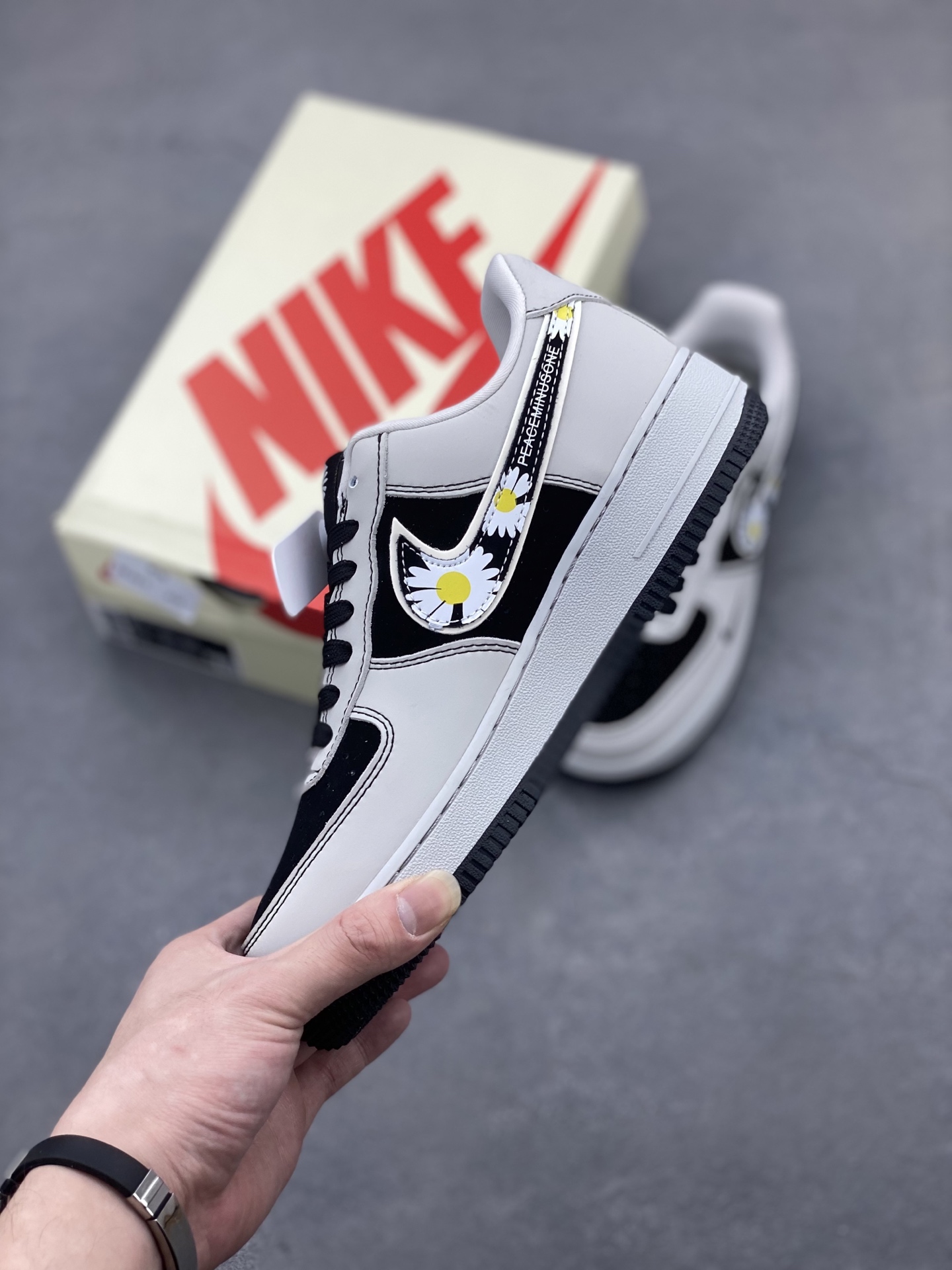 Nike Air Force 1 '07 Low Sneakers - Limited Edition, Premium Comfort 4 i1745266190763 4443 0 2
