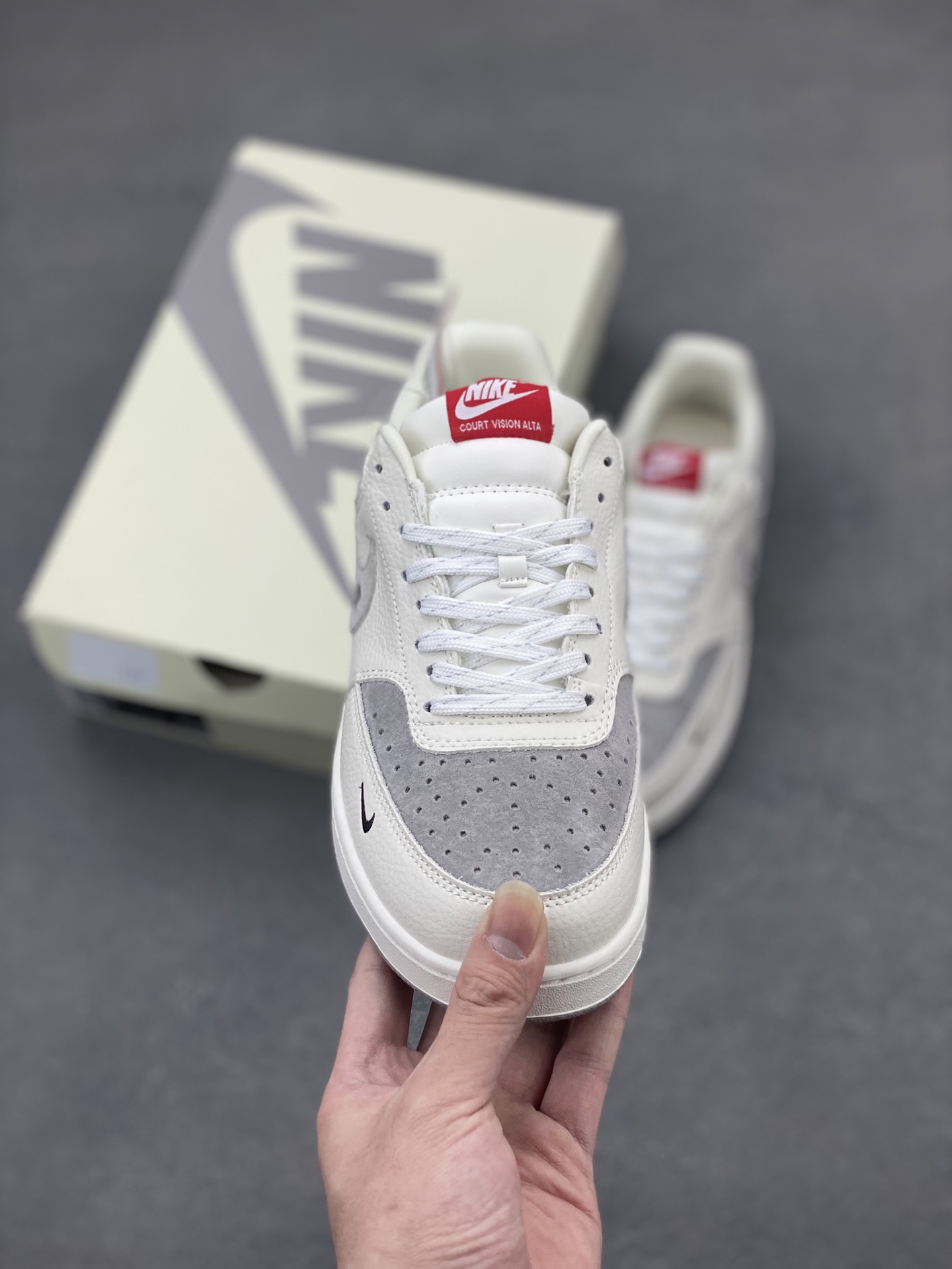 Nike Ebernon Low PRM: Retro Style, Modern Comfort, and Versatile Sneakers 3 i1745436254470 3832 0 1