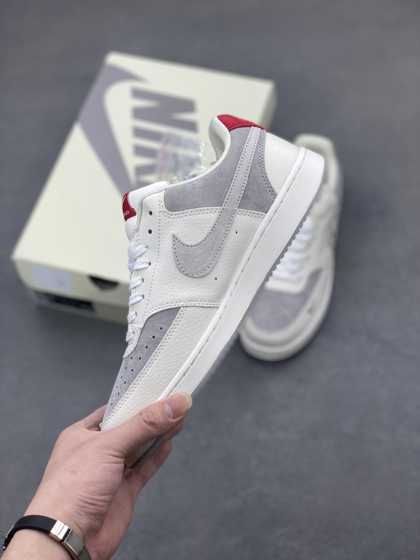 Nike Ebernon Low PRM: Retro Style, Modern Comfort, and Versatile Sneakers 4 i1745436254470 8440 0 2
