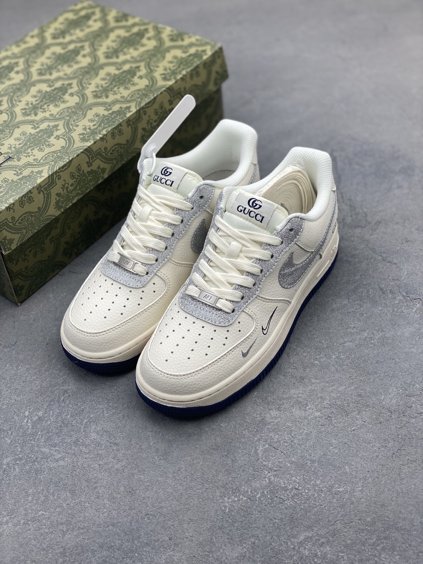 Nike Air Force 1 '07 Low Gucci Custom Sneakers Limited Edition 9 i1745436315592 2798 0 7