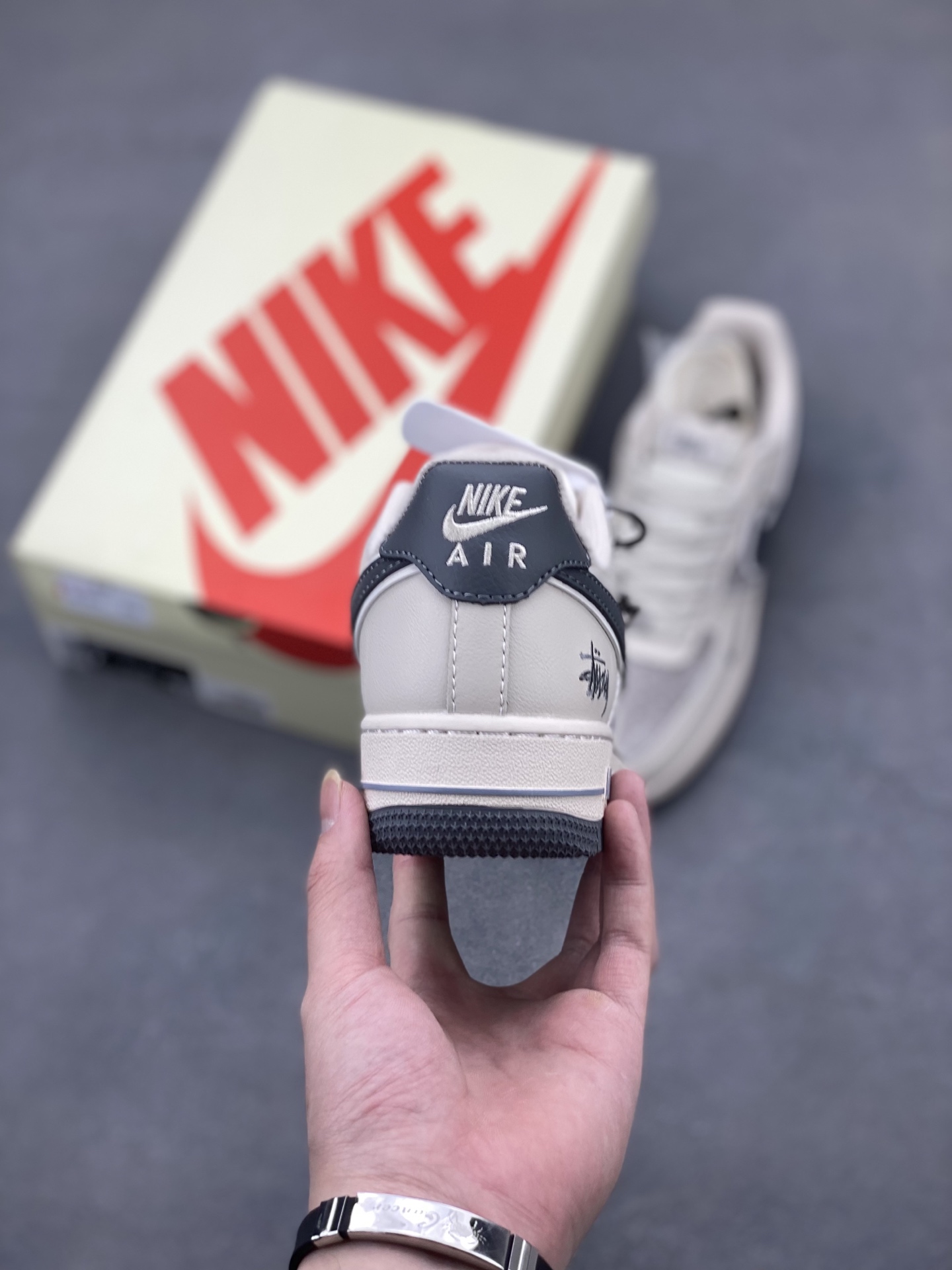 Nike Air Force 1 '07 Low Stussy Fossil Stone Sneakers XX3168-126 5 i1745436899812 690 0 3