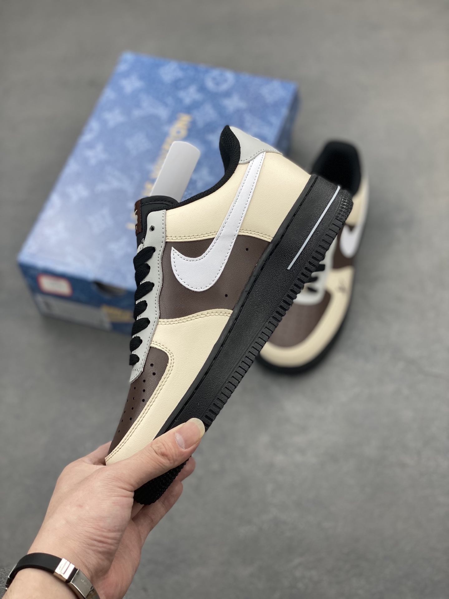 Nike Air Force 1 Low Louis Vuitton Custom Sneakers - Limited Edition 4 i1745437000488 6738 0 2