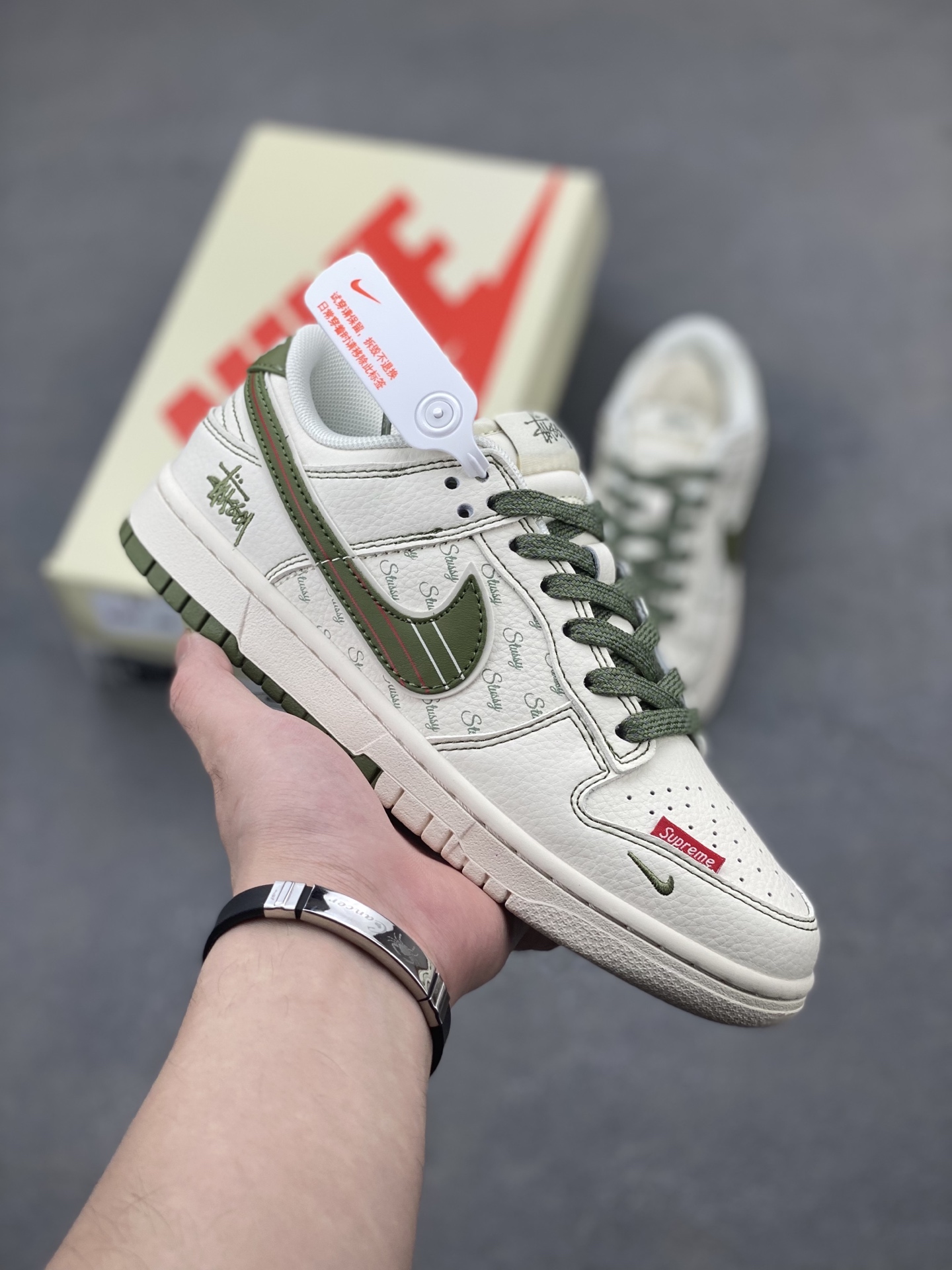 Nike SB Dunk Low 纯原大厂出品 极力推荐 原装头层材料 独家版型蒸餾加工 帶來的是更好的视觉和脚感体验 大厂纯原品质出货 清洁度 电绣工艺 皮料切割干净无任何毛边 细节完美 官方货号: XS6089-533