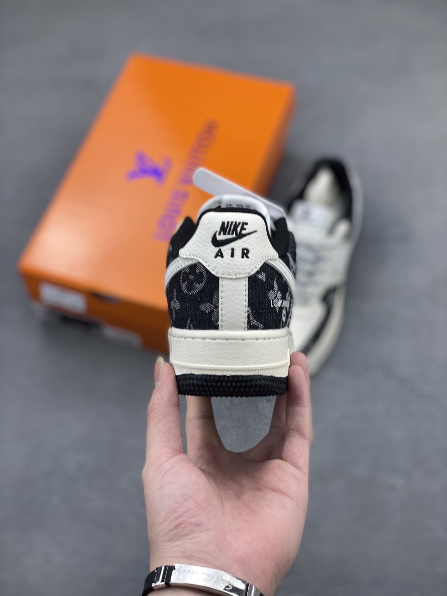 Nike Air Force 1 '07 Low Louis Vuitton Denim Sneakers - Limited Edition 5 i1745608252099 5111 0 3
