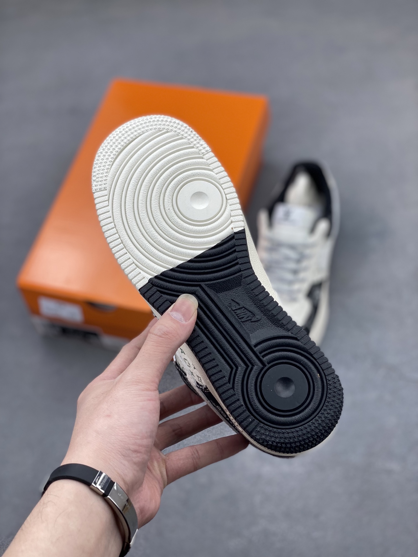 Nike Air Force 1 '07 Low Louis Vuitton Denim Sneakers - Limited Edition 7 i1745608255363 1957 0 5
