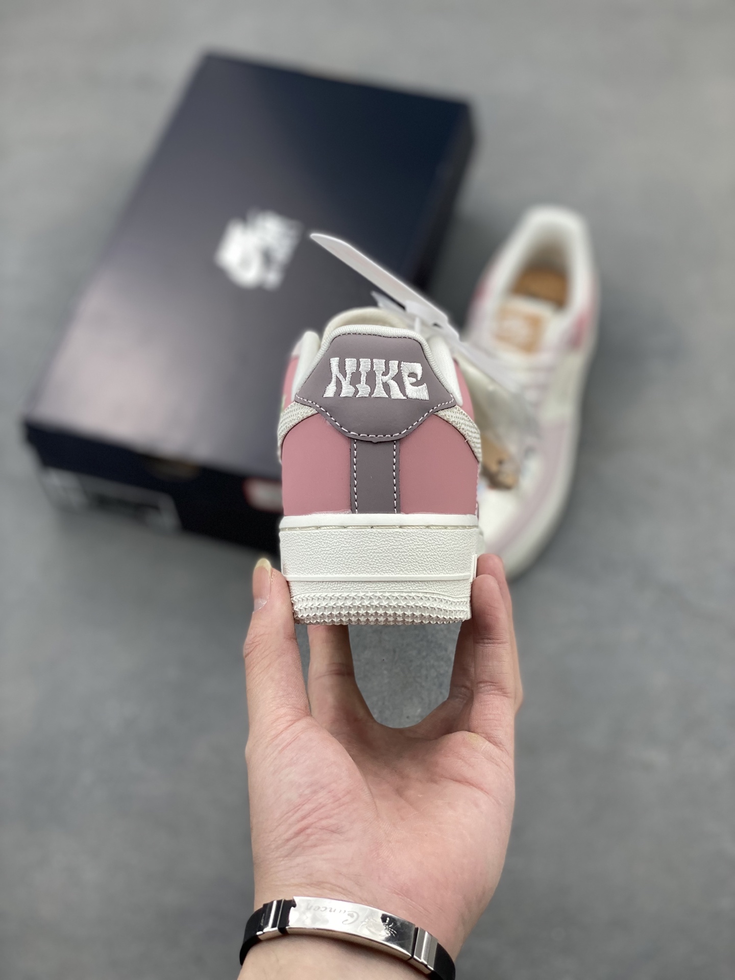 Nike Air Force 1 Low White Pink Floral Women's Shoes 5 i1745608299061 9520 0 3