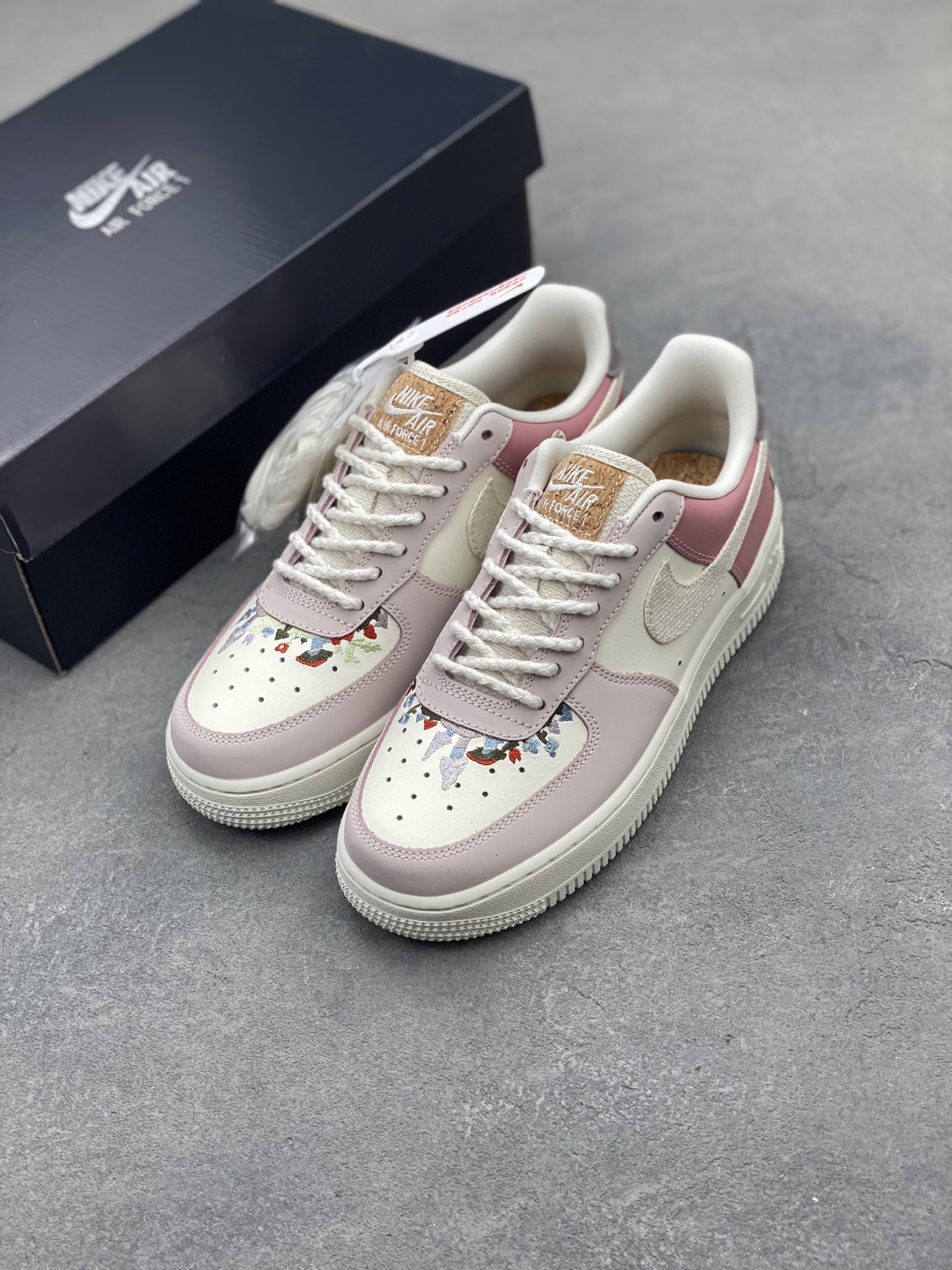 Nike Air Force 1 Low White Pink Floral Women's Shoes 9 i1745608303267 1399 0 7