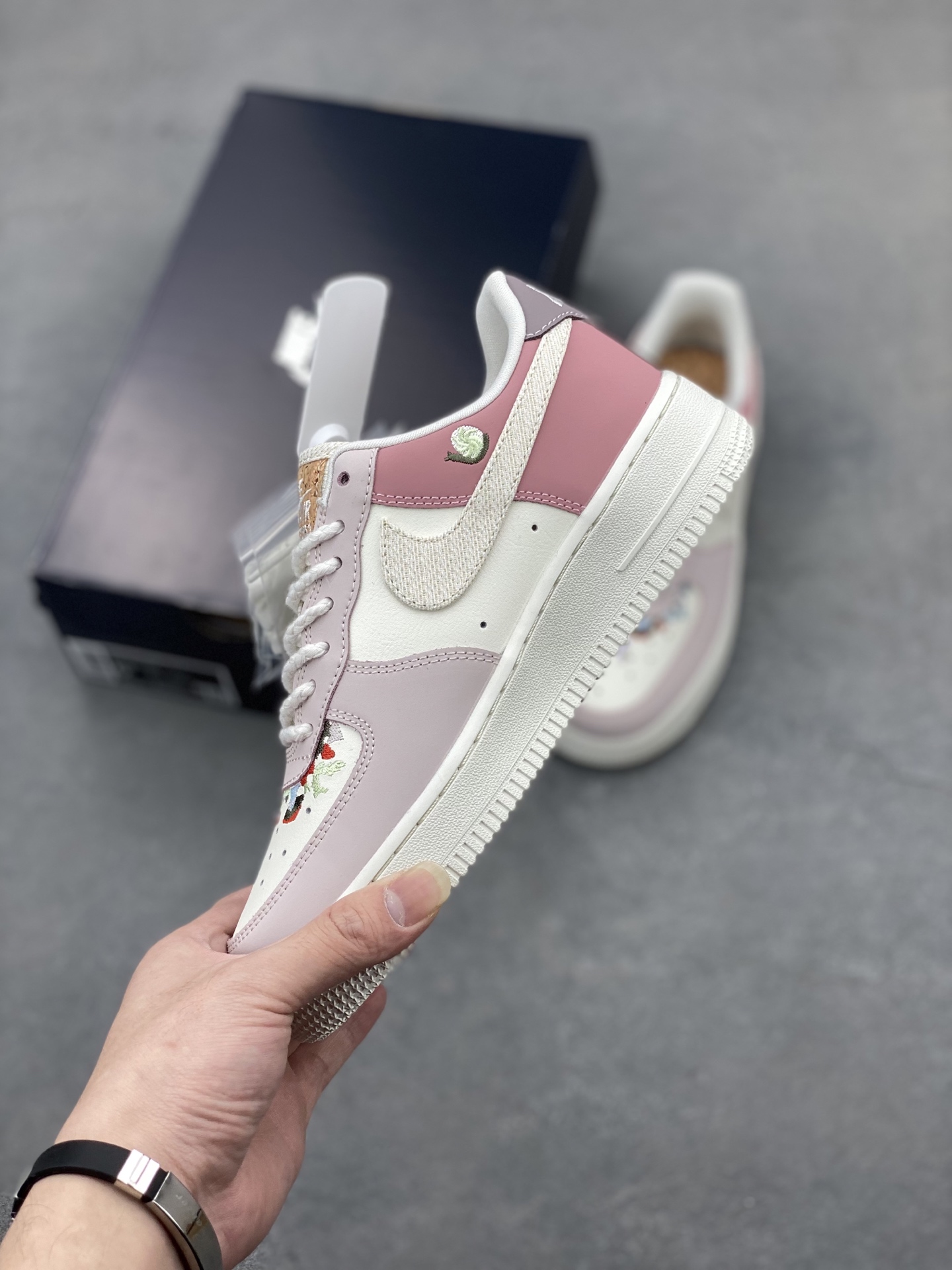 Nike Air Force 1 Low White Pink Floral Women's Shoes 4 i1745608303279 599 0 2
