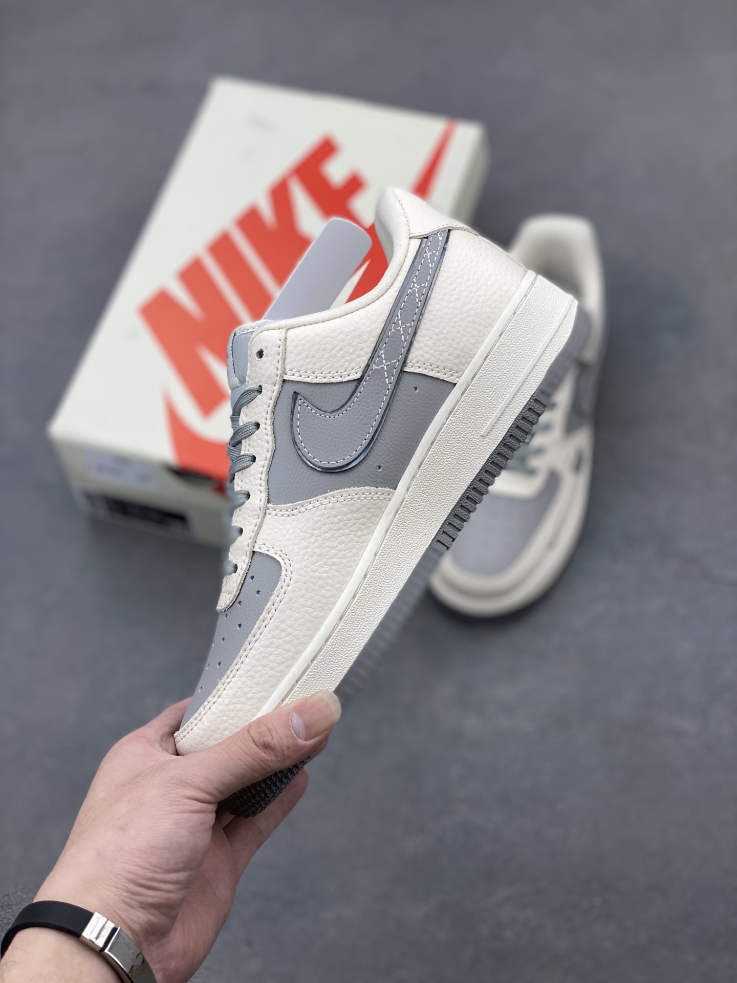 Nike Air Force 1 '07 Low Kaws Sneakers - Limited Edition 4 i1745695584812 4808 0 2