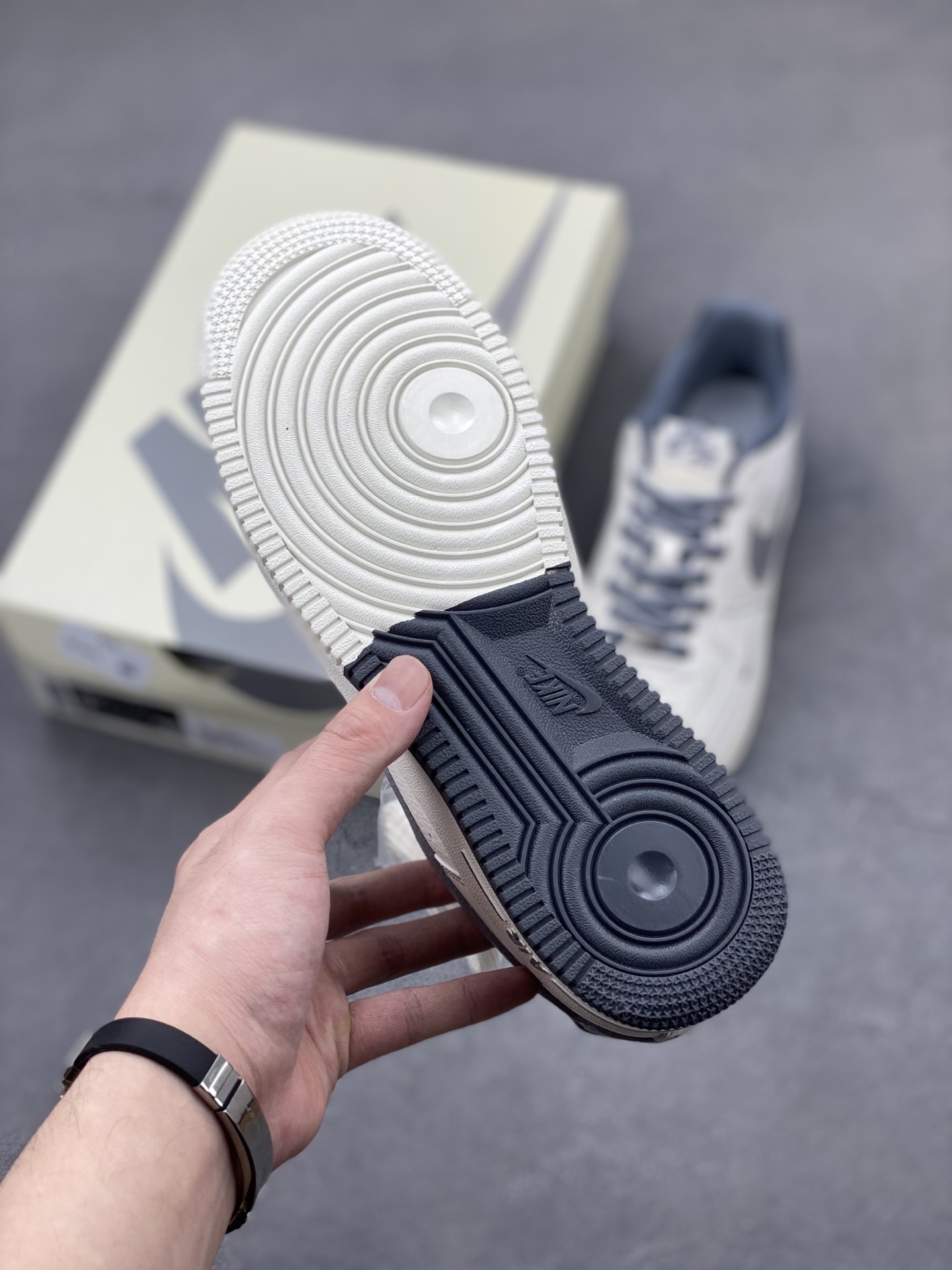 Nike Air Force 1 '07 Low Sneakers - Limited Edition, Premium Comfort 7 i1745771460452 8378 0 5