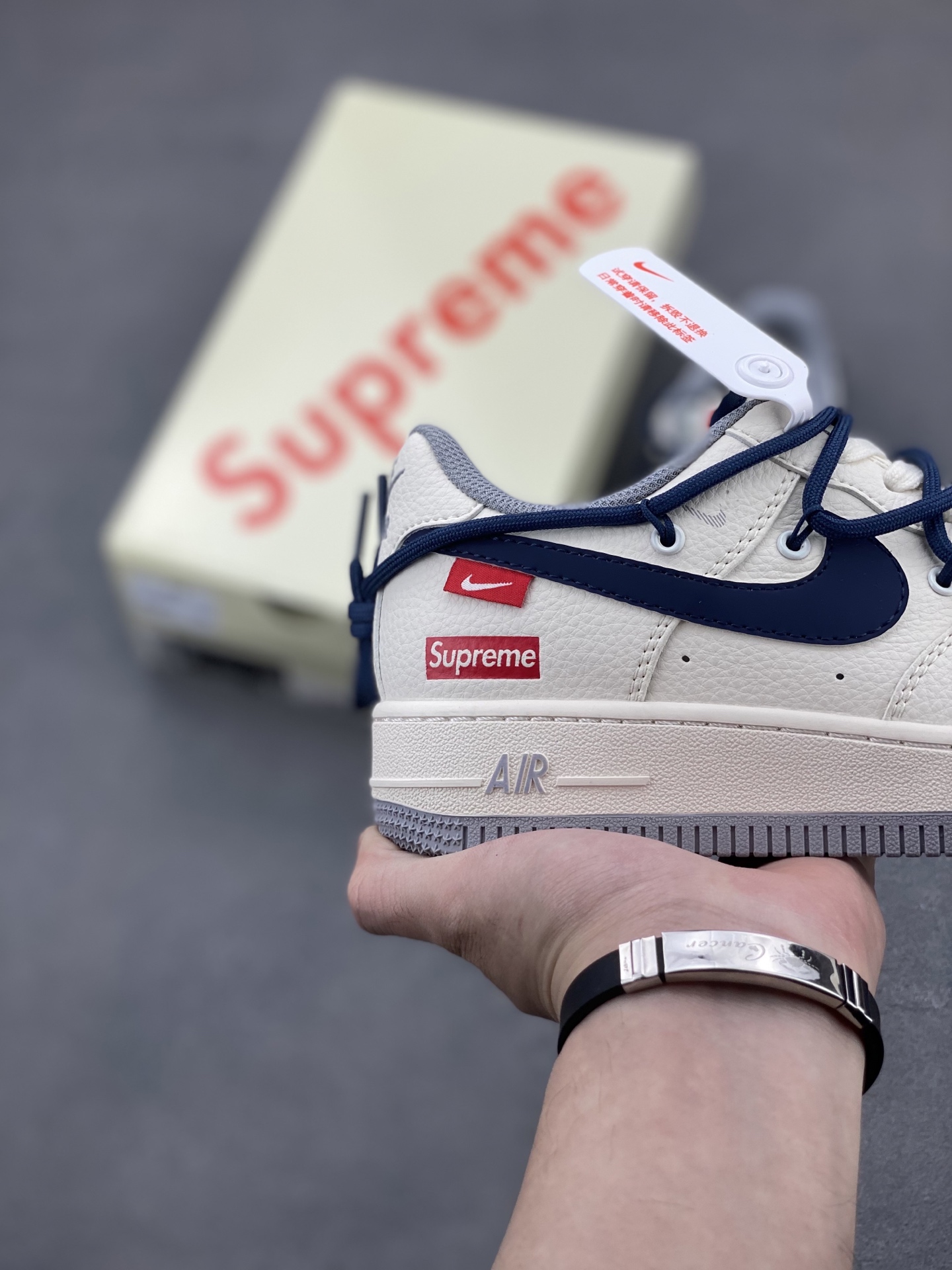 Nike Air Force 1 '07 Low - Supreme Edition - Limited Release Sneaker 6 i1745771524449 275 0 4