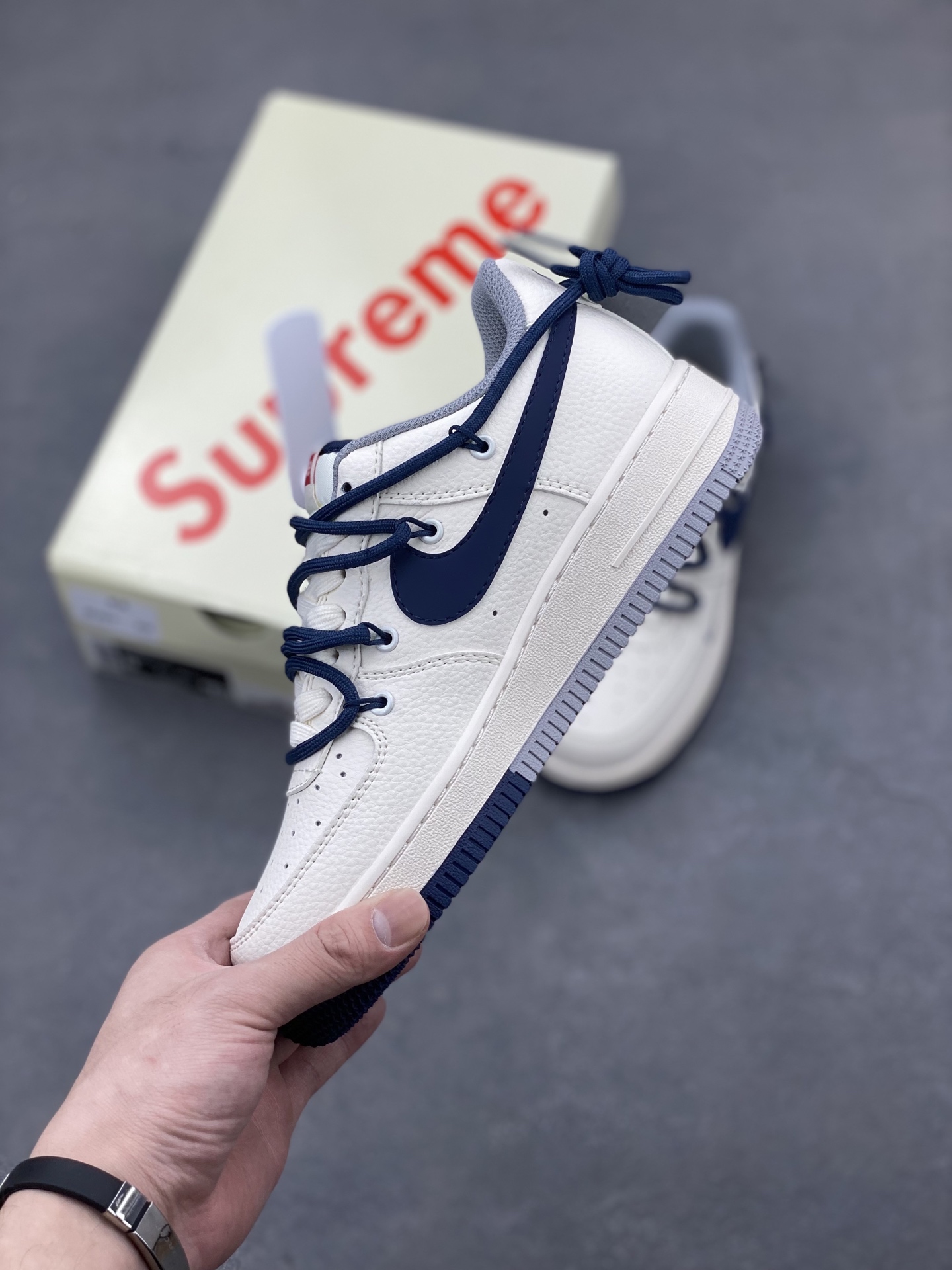 Nike Air Force 1 '07 Low - Supreme Edition - Limited Release Sneaker 4 i1745771536481 577 0 2