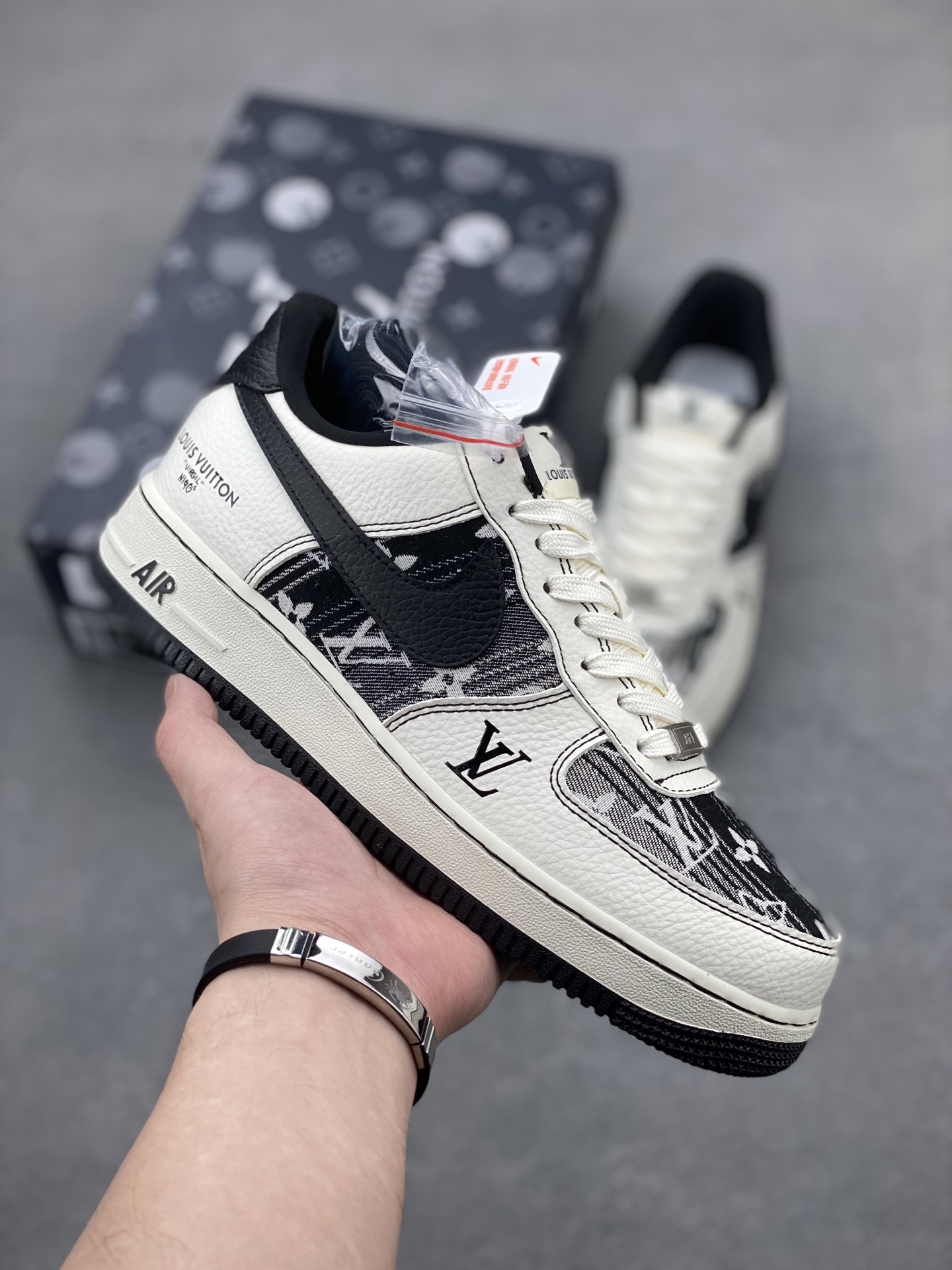 Nike Air Force 1 Low Louis Vuitton Custom Sneakers - Limited Edition 2 i1745951169146 4604 0 0