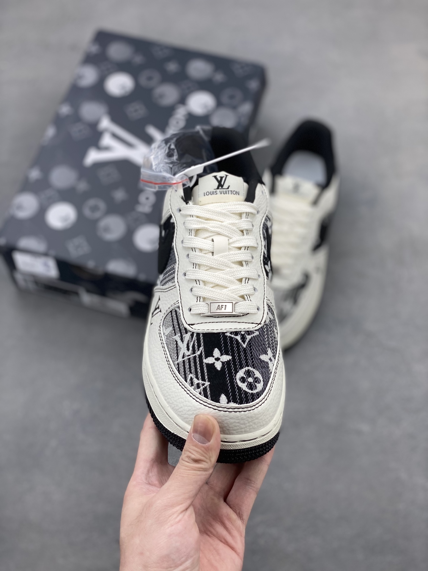 Nike Air Force 1 Low Louis Vuitton Custom Sneakers - Limited Edition 3 i1745951183800 6381 0 1