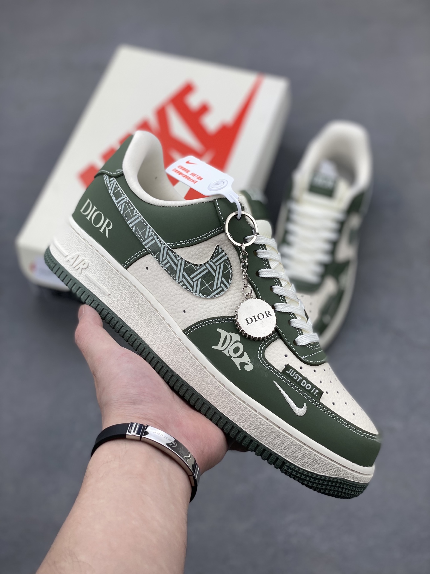 Nike Air Force 1 '07 Low Dior Custom Sneakers - Limited Edition 2 i1745951214004 5063 0 0