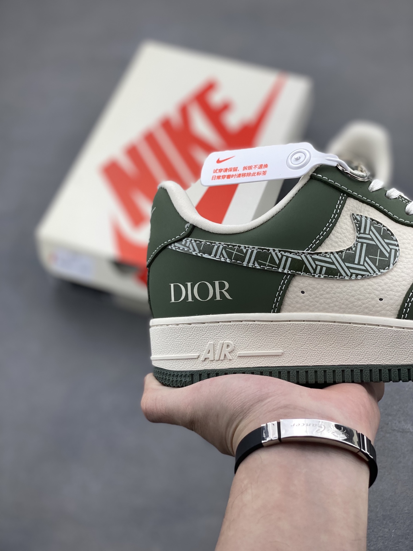 Nike Air Force 1 '07 Low Dior Custom Sneakers - Limited Edition 6 i1745951224879 5406 0 4