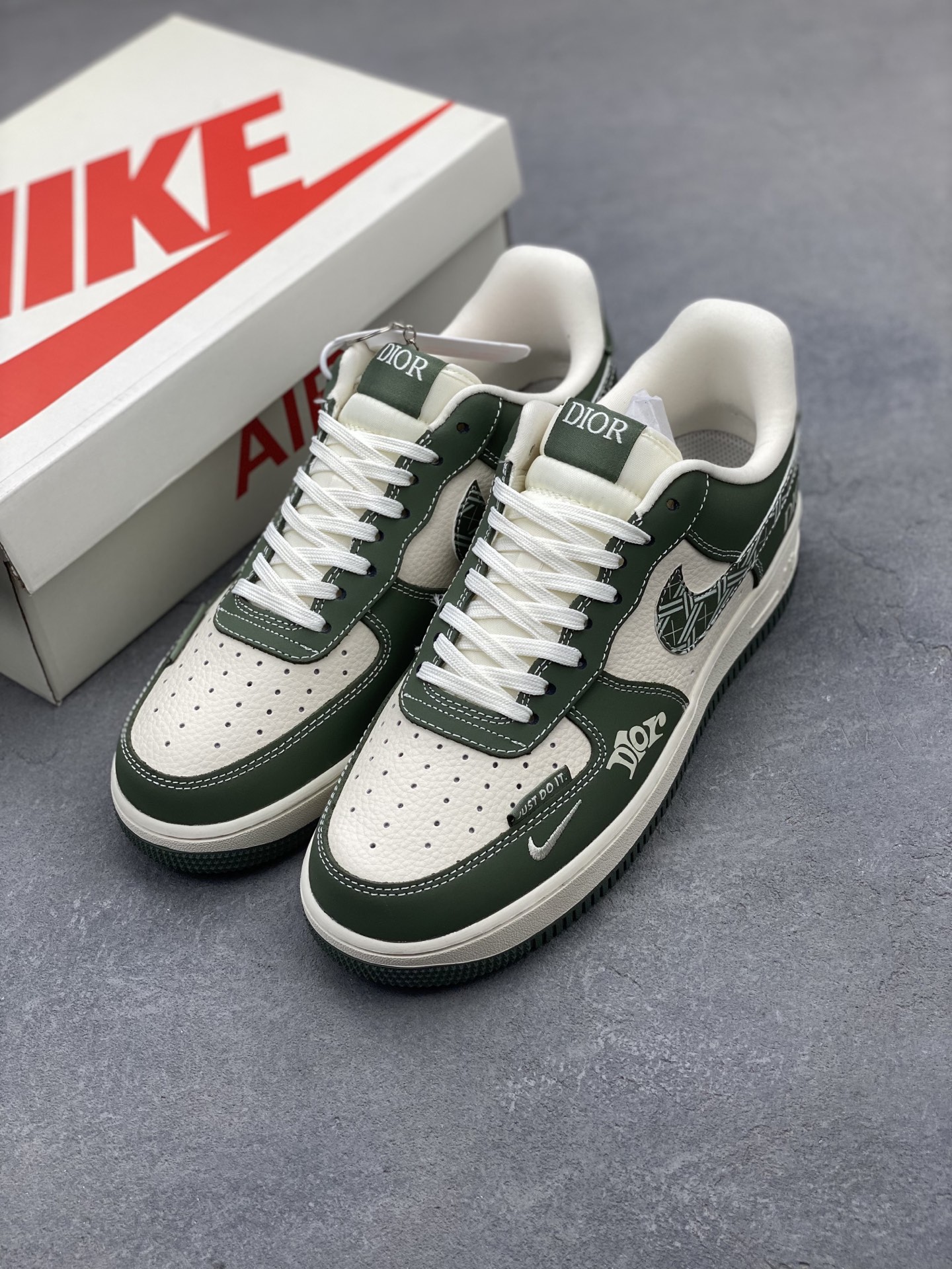 Nike Air Force 1 '07 Low Dior Custom Sneakers - Limited Edition 9 i1745951225052 843 0 7