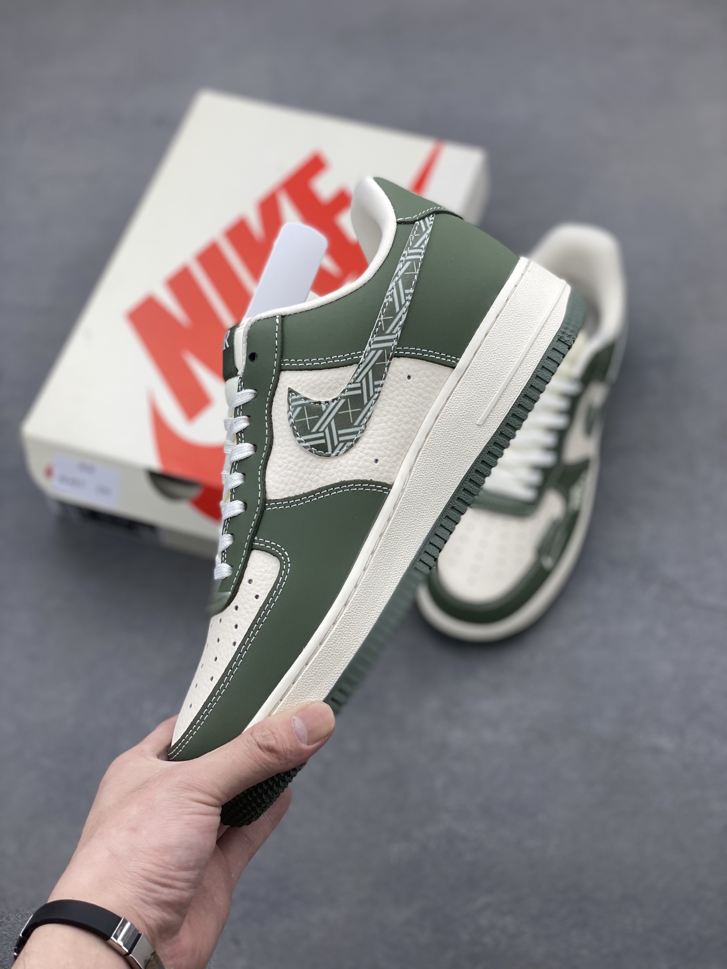Nike Air Force 1 '07 Low Dior Custom Sneakers - Limited Edition 4 i1745951225164 3386 0 2