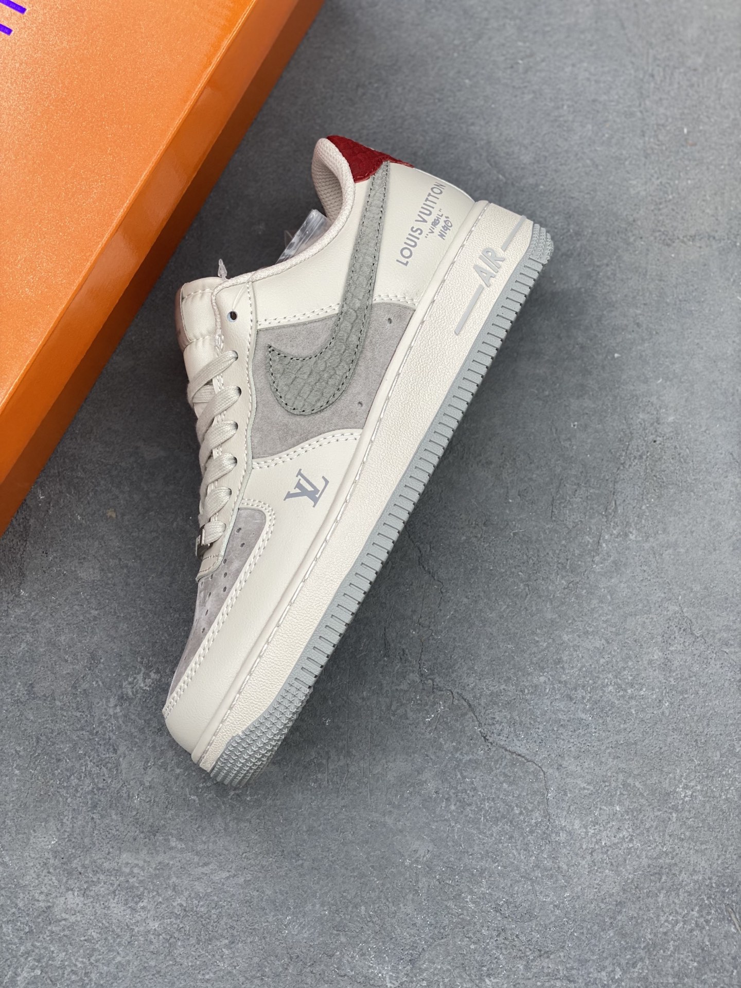 Nike Air Force 1 Low Louis Vuitton Custom Sneakers Limited Edition 8 i1745951379772 5503 0 6