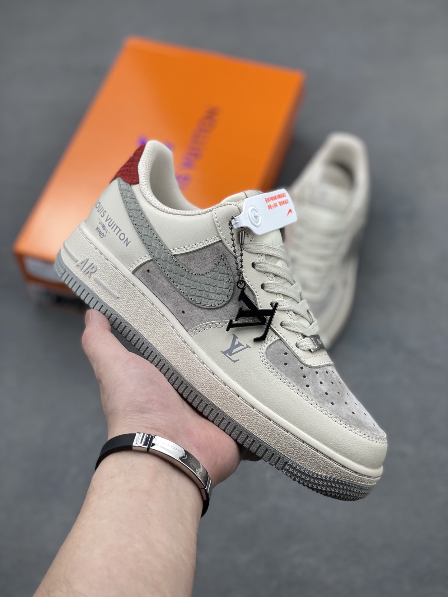 Nike Air Force 1 Low Louis Vuitton Custom Sneakers Limited Edition 2 i1745951379929 5359 0 0