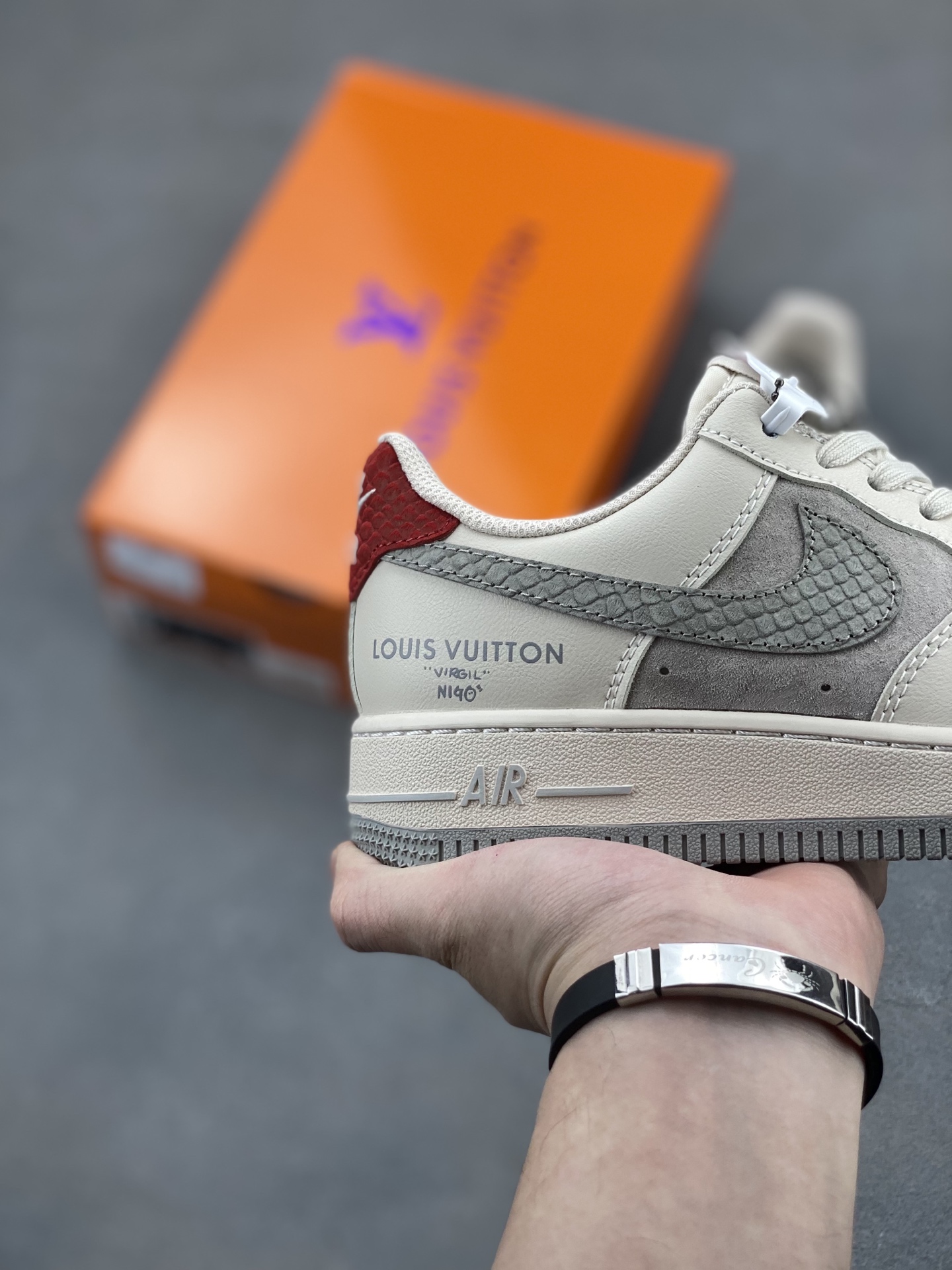 Nike Air Force 1 Low Louis Vuitton Custom Sneakers Limited Edition 6 i1745951390814 5776 0 4