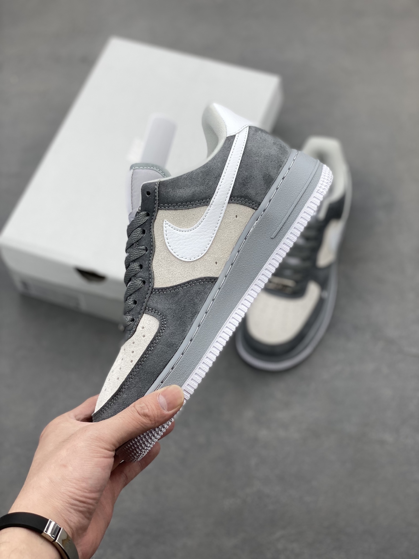 Nike Air Force 1 '07 Low Grey/White Limited Edition Sneakers 4 i1746385928828 1924 0 2