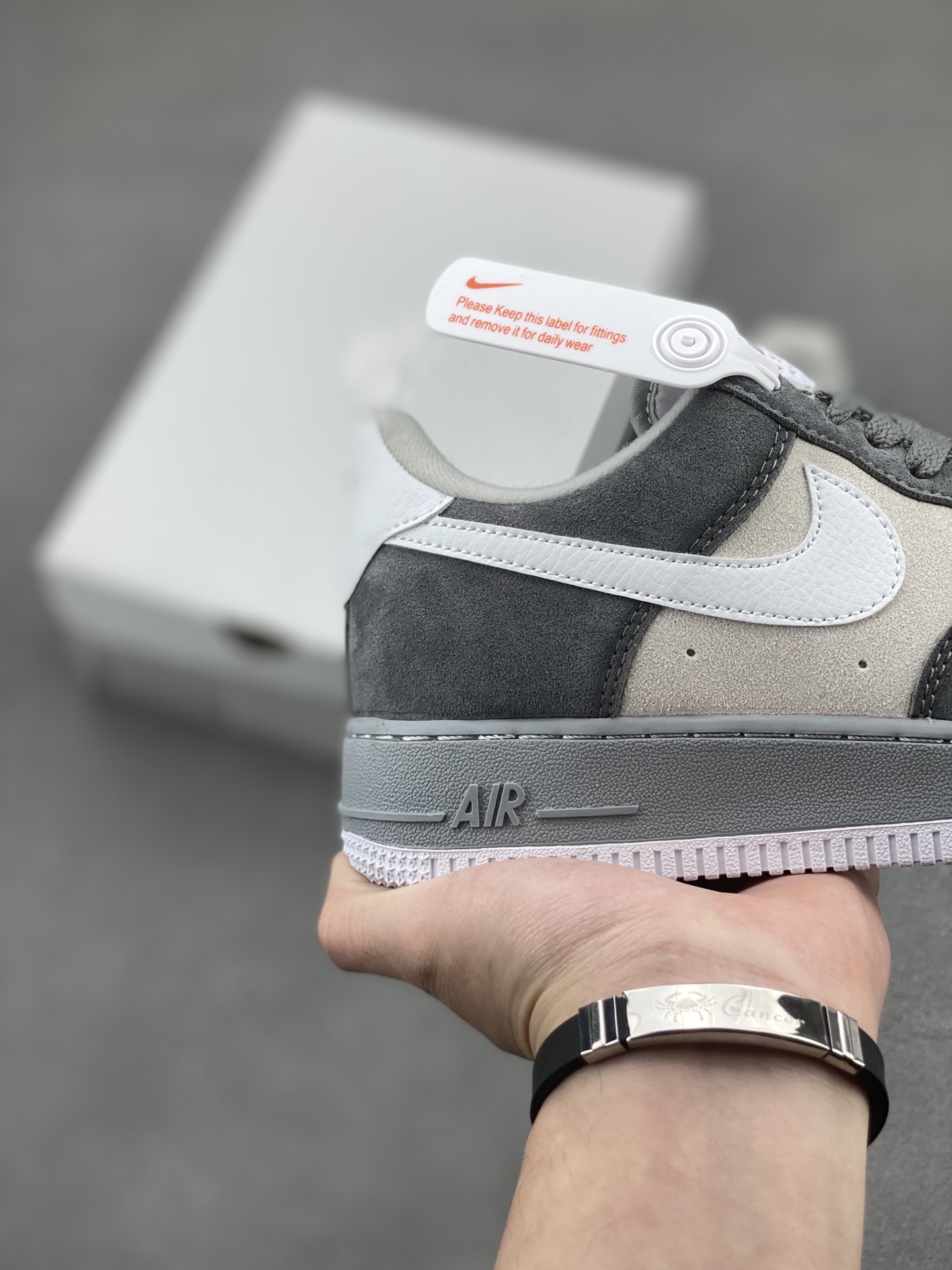 Nike Air Force 1 '07 Low Grey/White Limited Edition Sneakers 6 i1746385934829 1656 0 4