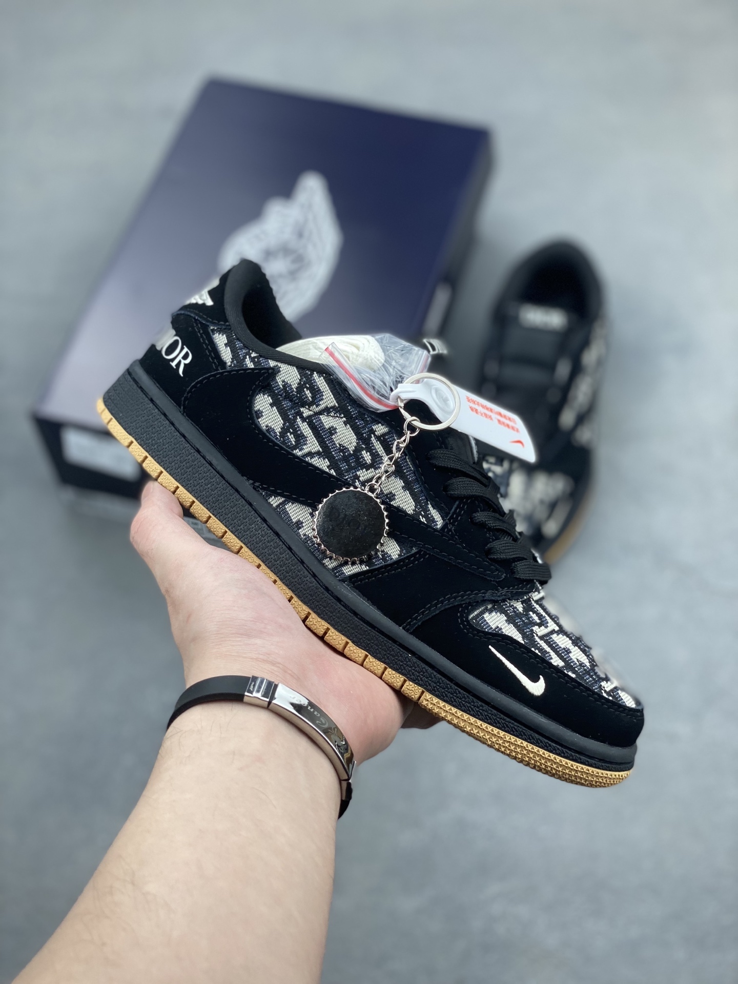 Nike Dunk SB Low Custom Dior Sneakers - Enhanced Comfort & Street Style 2 i1746472567124 6325 0 0