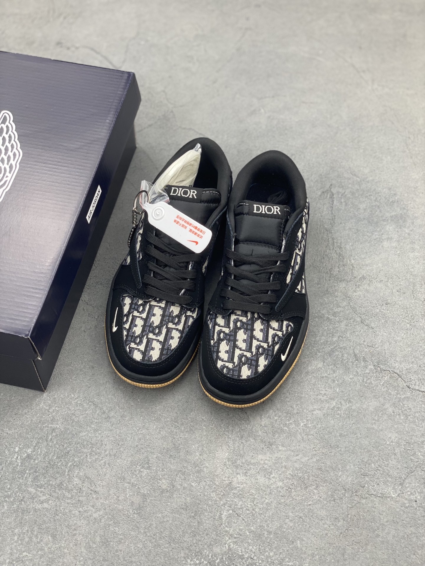 Nike Dunk SB Low Custom Dior Sneakers - Enhanced Comfort & Street Style 9 i1746472567499 1052 0 7