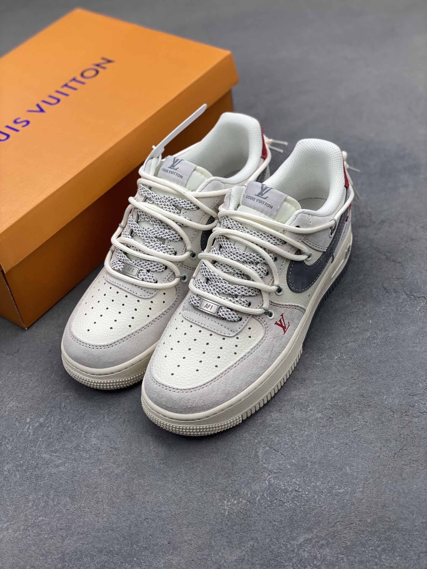 Nike Air Force 1 '07 Low Louis Vuitton Custom Sneakers Limited Edition 9 i1746561142874 696 0 7