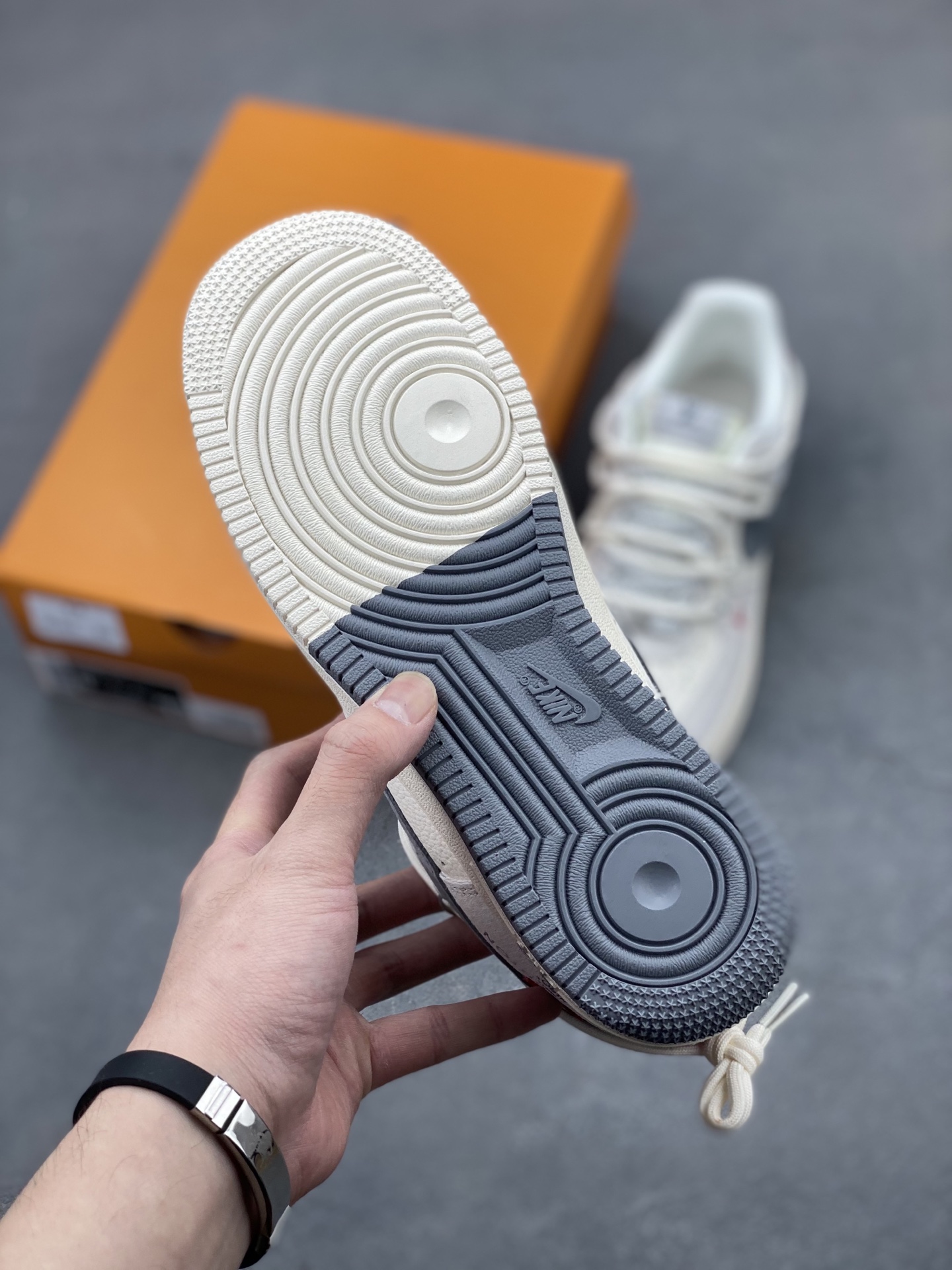 Nike Air Force 1 '07 Low Louis Vuitton Custom Sneakers Limited Edition 7 i1746561145917 3297 0 5
