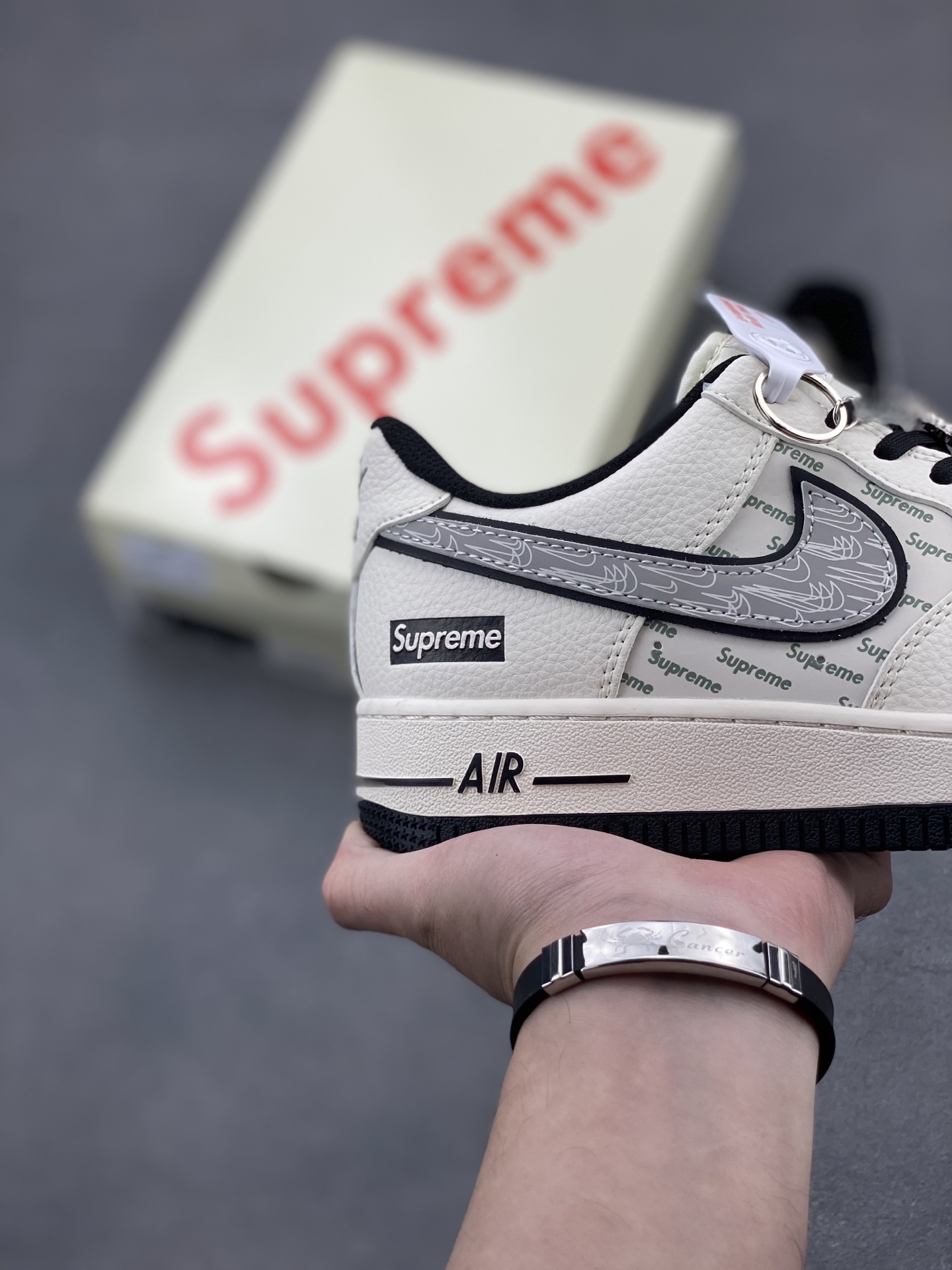 Nike Air Force 1 Low Supreme Sneakers - Iconic Style & Comfort 6 i1746567201669 4768 0 4