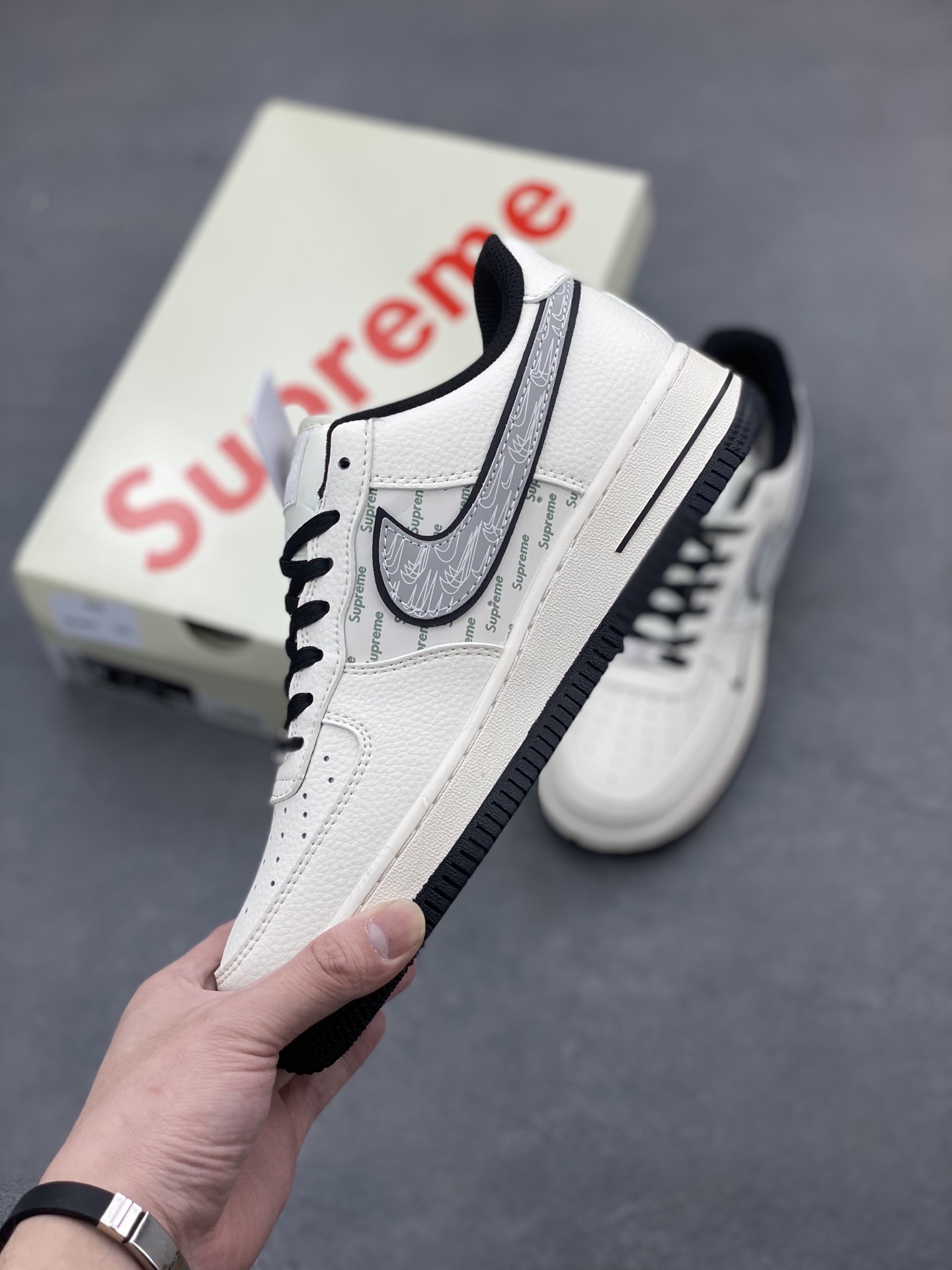 Nike Air Force 1 Low Supreme Sneakers - Iconic Style & Comfort 4 i1746567201720 1847 0 2