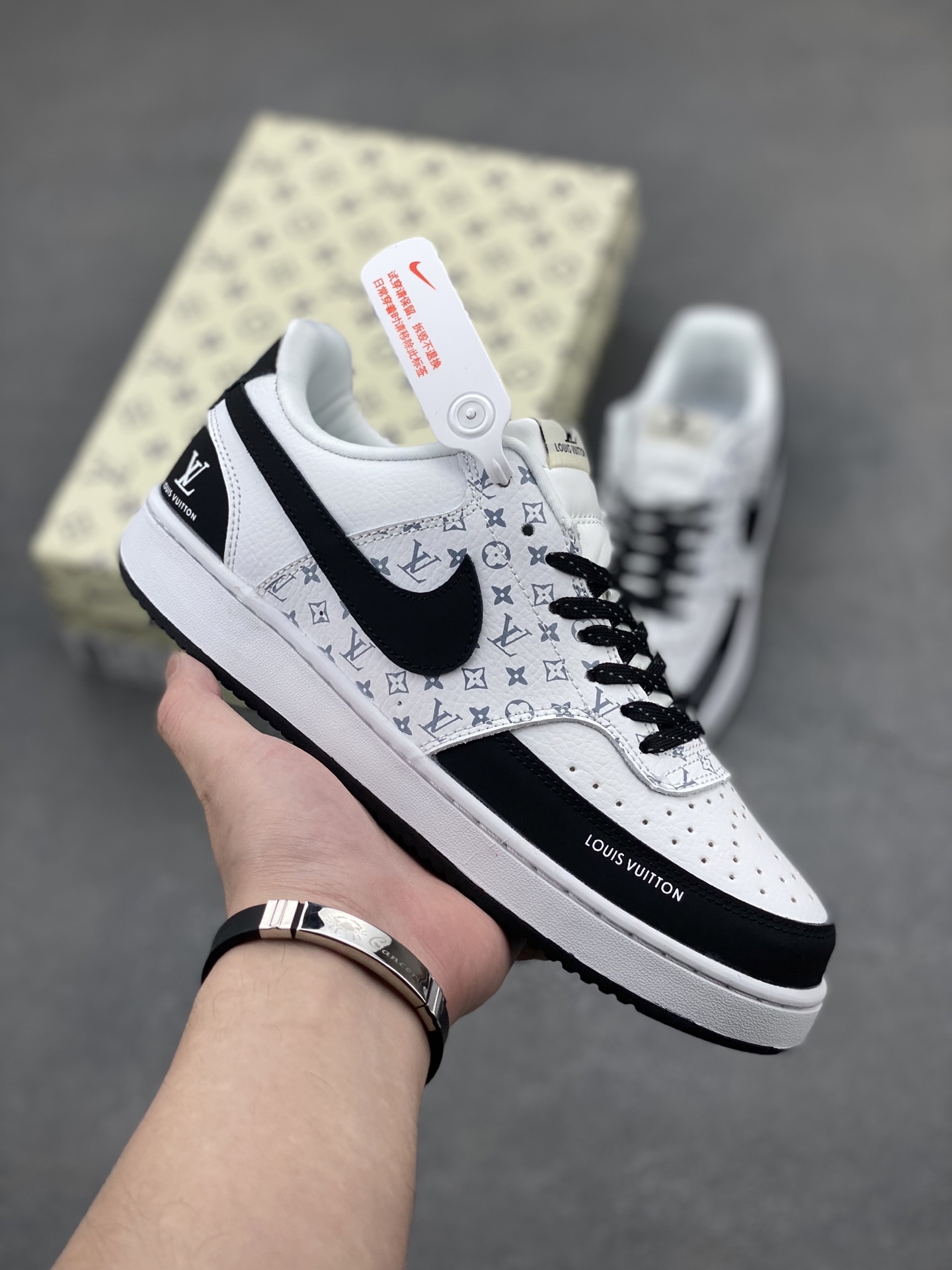Nike Ebernon Low PRM Sneakers - Louis Vuitton Edition - Breathable & Stylish 2 i1746567817986 847 0 0