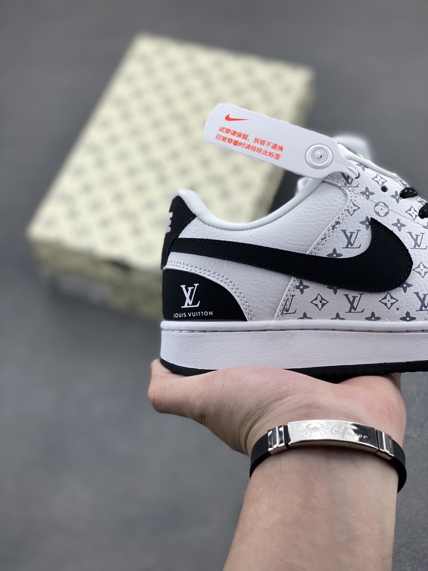 Nike Ebernon Low PRM Sneakers - Louis Vuitton Edition - Breathable & Stylish 6 i1746567818024 4262 0 4