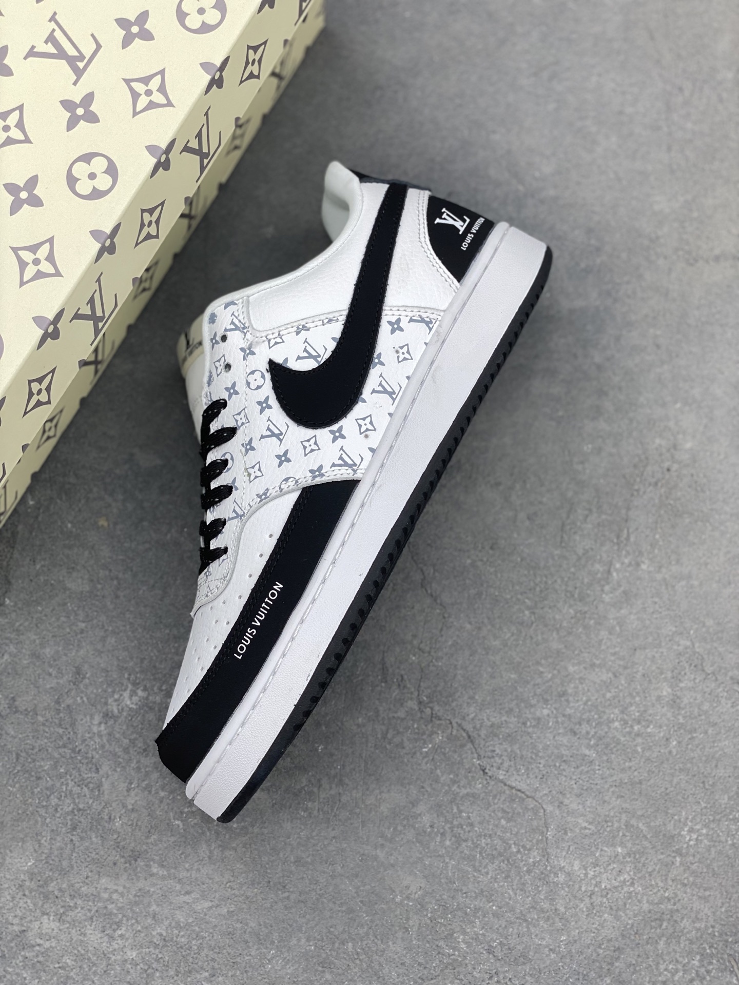 Nike Ebernon Low PRM Sneakers - Louis Vuitton Edition - Breathable & Stylish 8 i1746567818046 4398 0 6