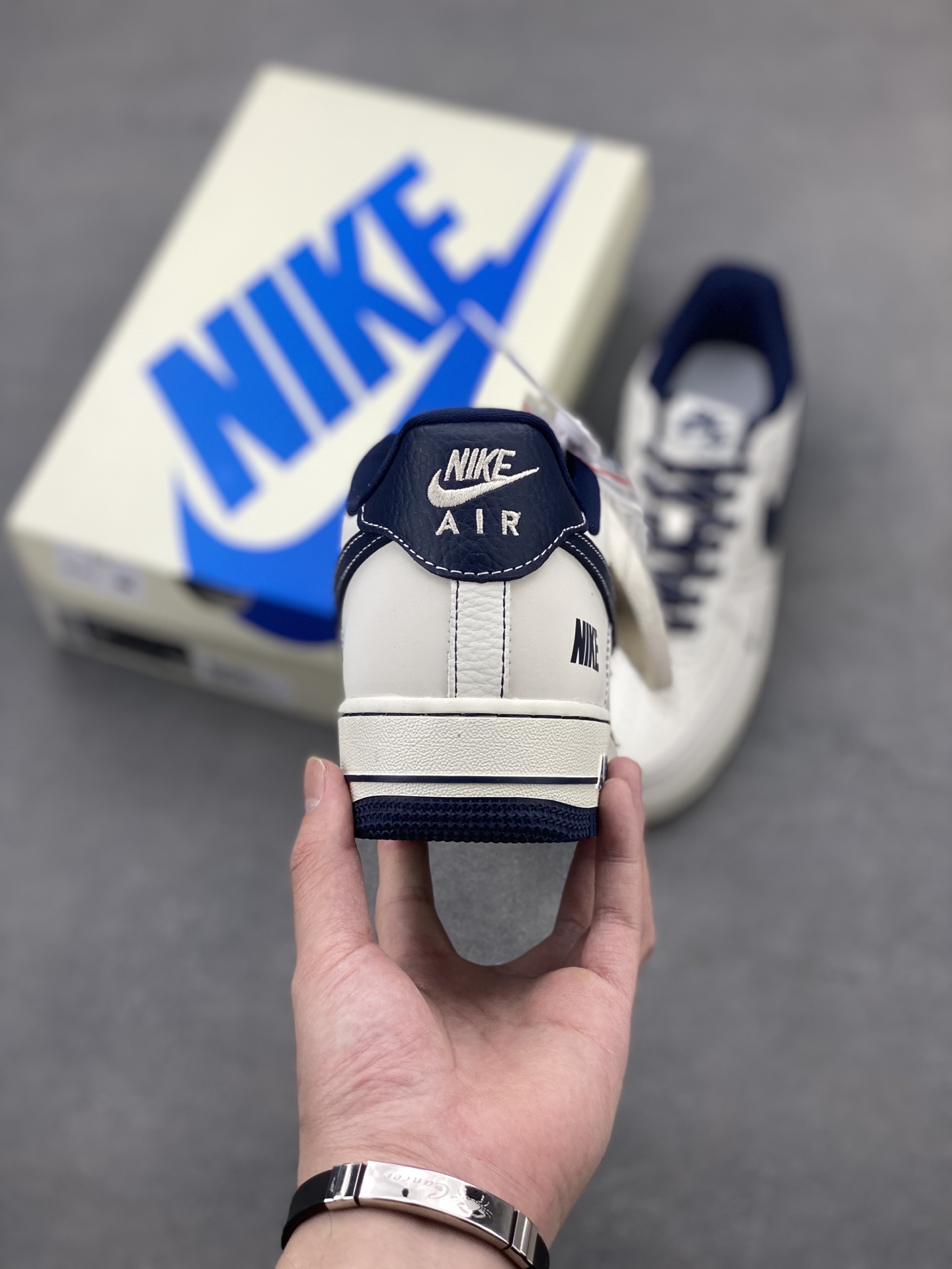 Nike Air Force 1 Low White Navy Sneakers with Full-Length Air Cushioning 5 i1746640626433 1325 0 3