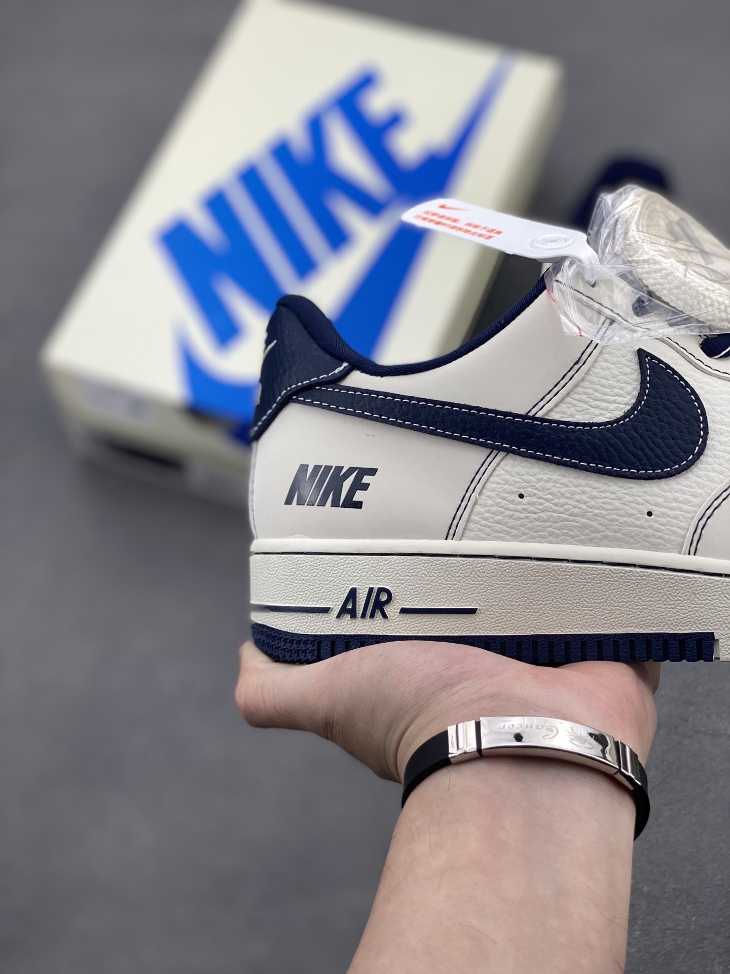 Nike Air Force 1 Low White Navy Sneakers with Full-Length Air Cushioning 6 i1746640633426 3356 0 4