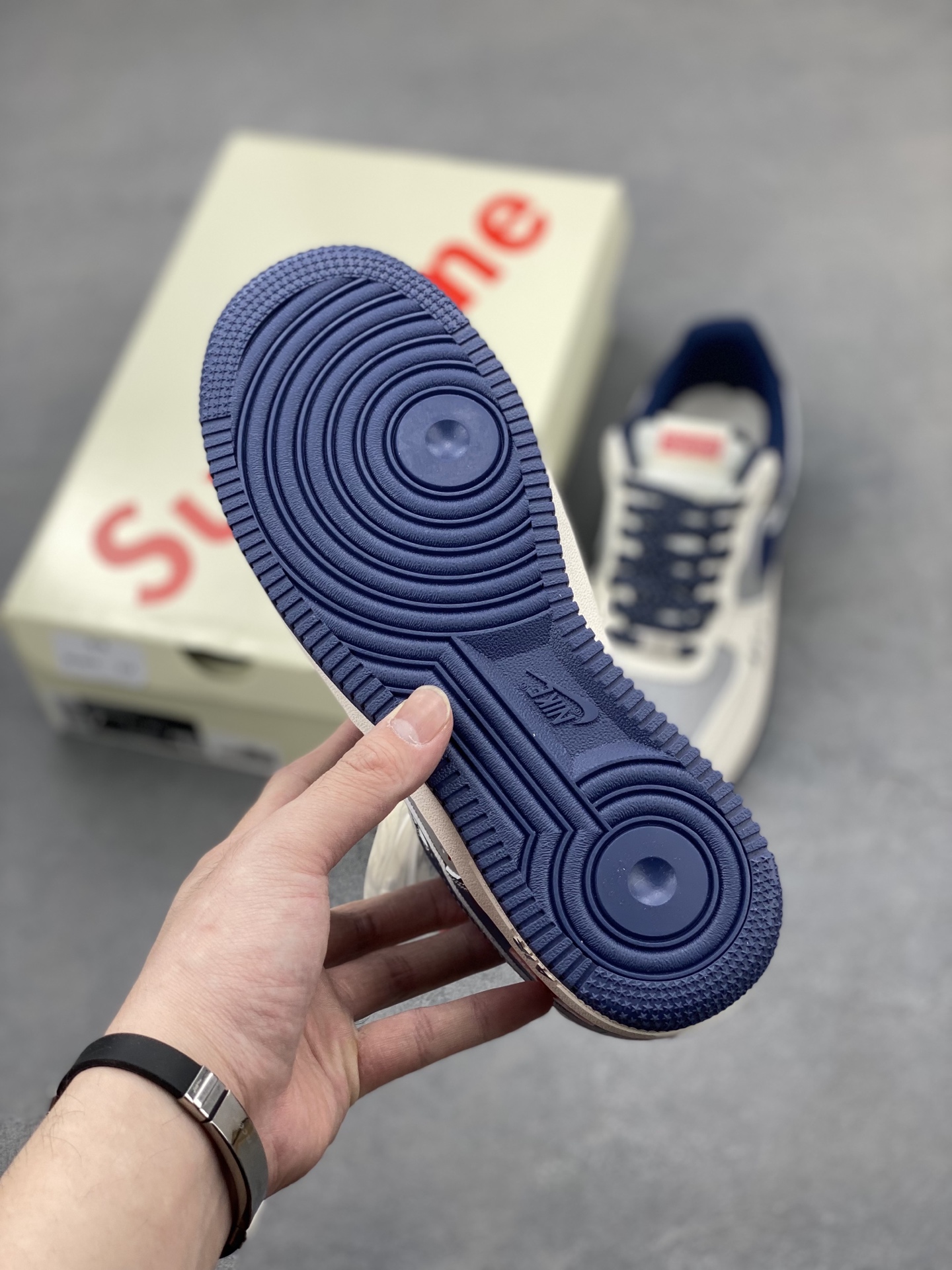Nike Air Force 1 Low Supreme Sneakers - Casual, Comfortable, and Stylish 7 i1746640677341 7881 0 5