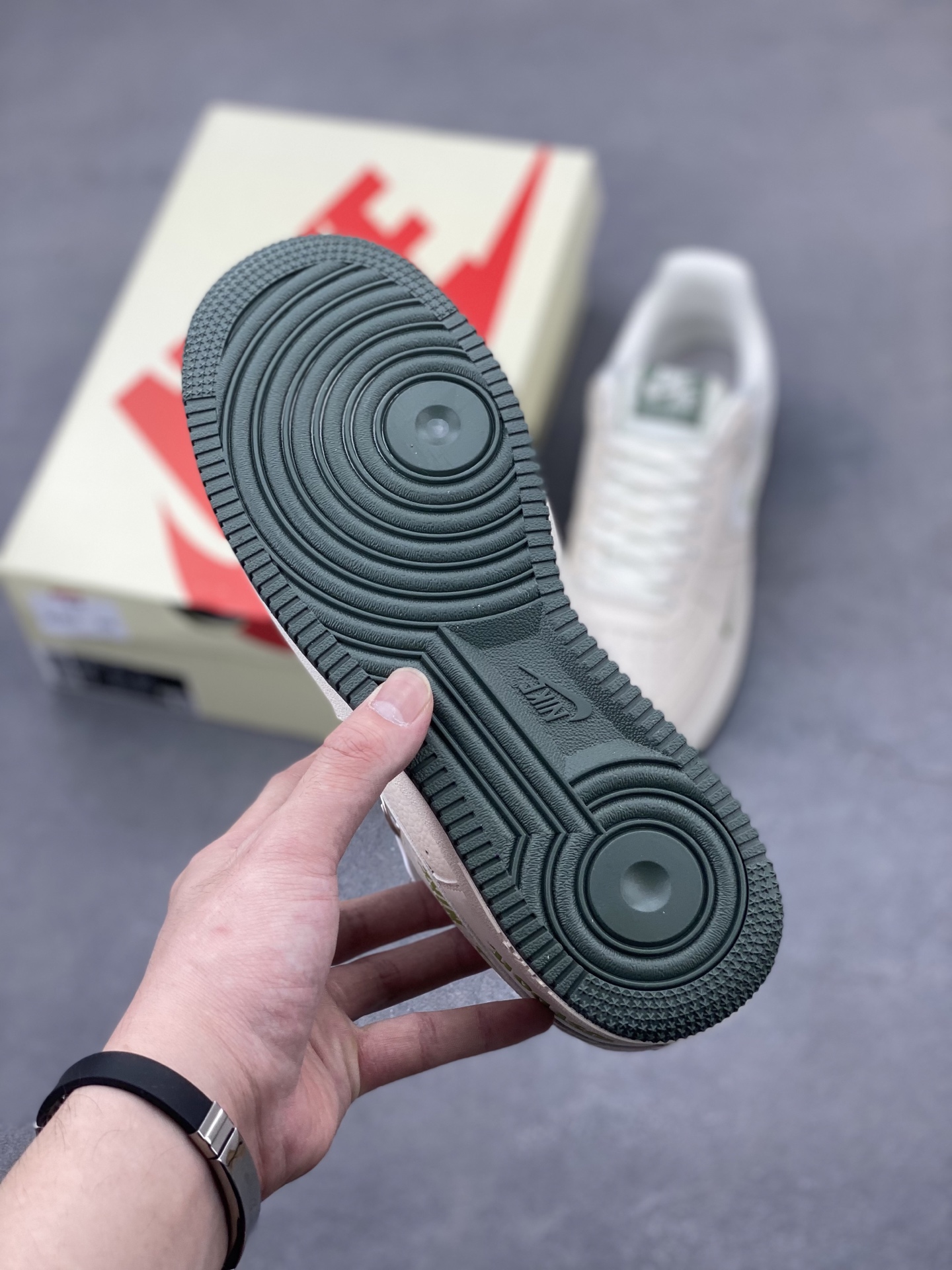Nike Air Force 1 '07 Low 'Just Do It' Sneakers - Limited Edition 7 i1746736426250 8213 0 5