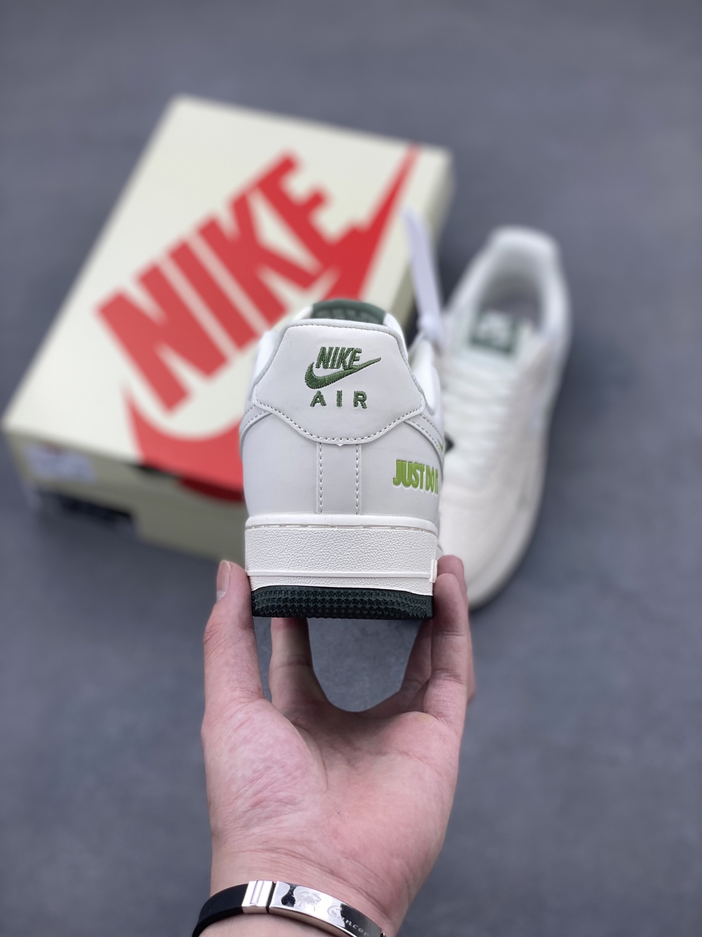 Nike Air Force 1 '07 Low 'Just Do It' Sneakers - Limited Edition 5 i1746736427003 3543 0 3